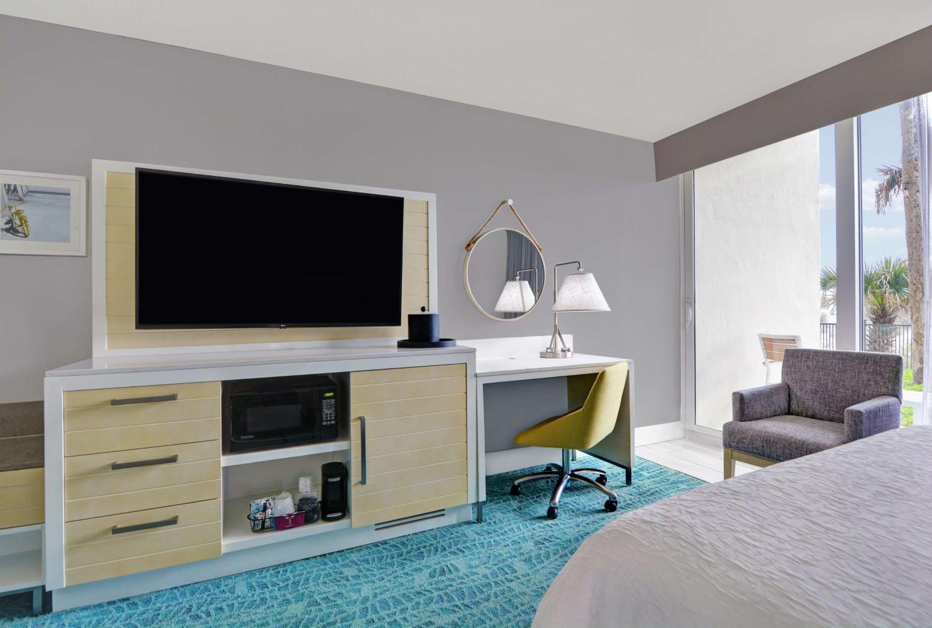 2 Queen Beds Ground Floor Room Limited Ocean View - Photo 3
