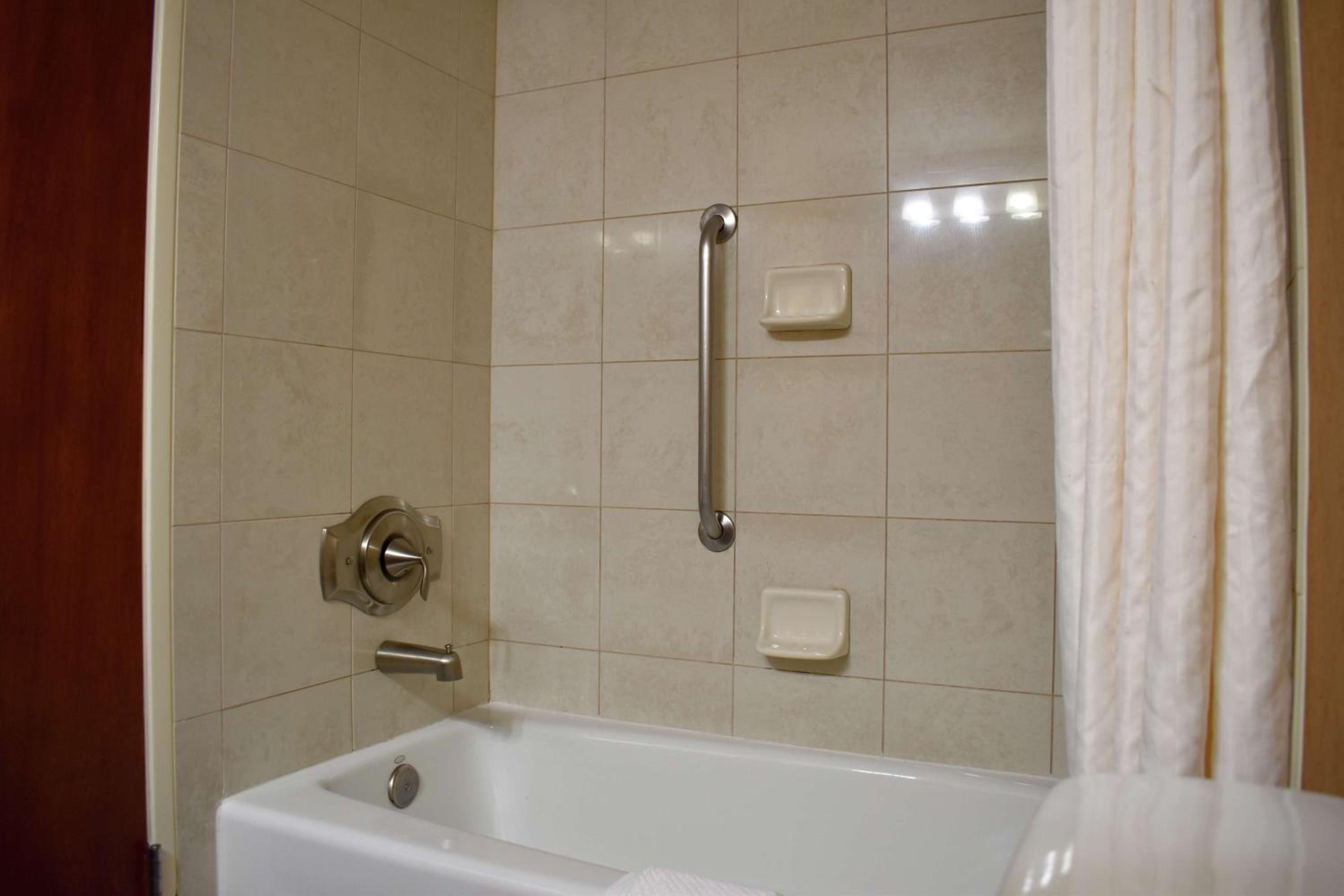 Double Suite with Balcony - Non-Smoking - Photo 4