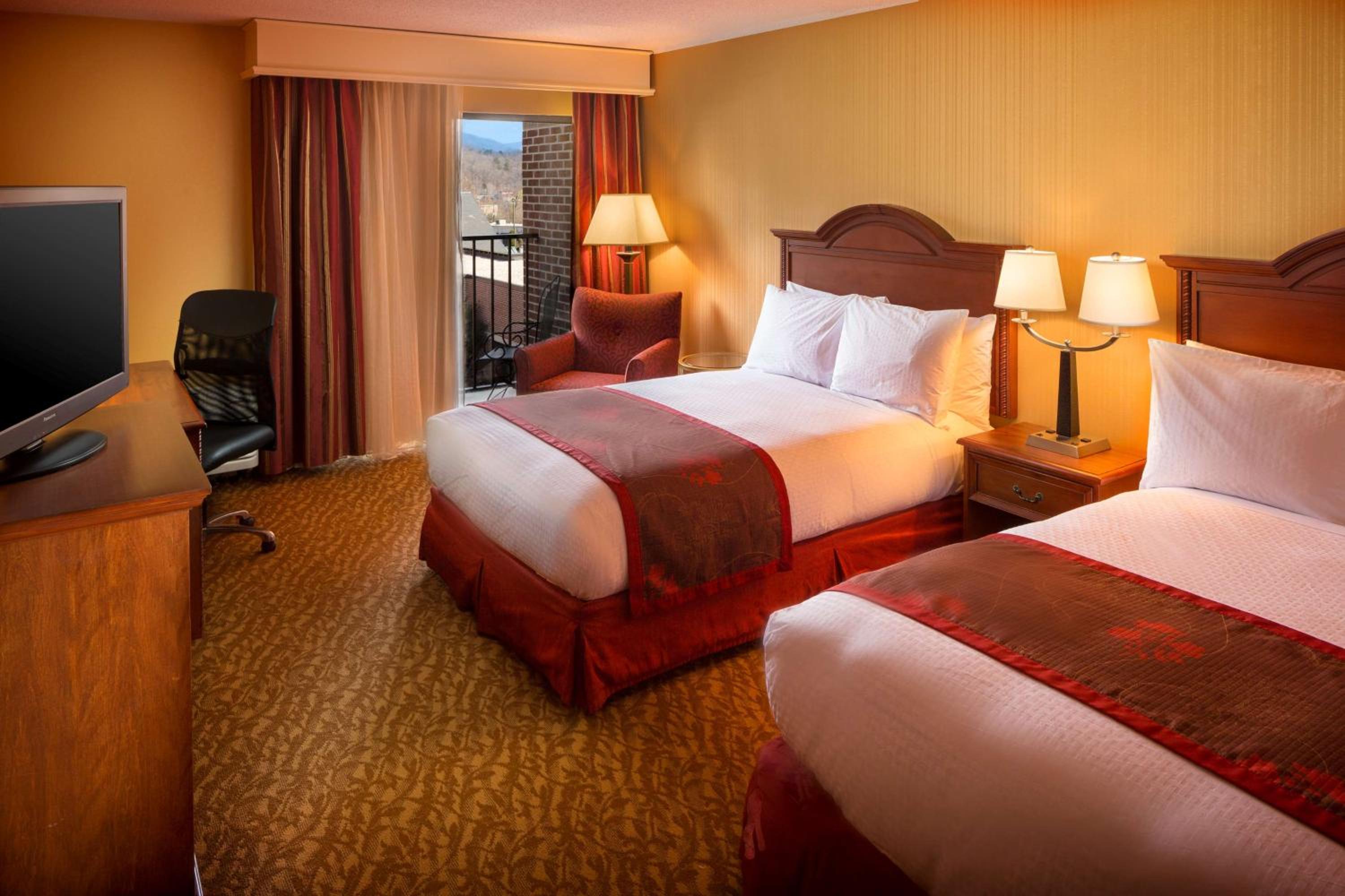 Double Room with Balcony - Non-Smoking  - Photo 2