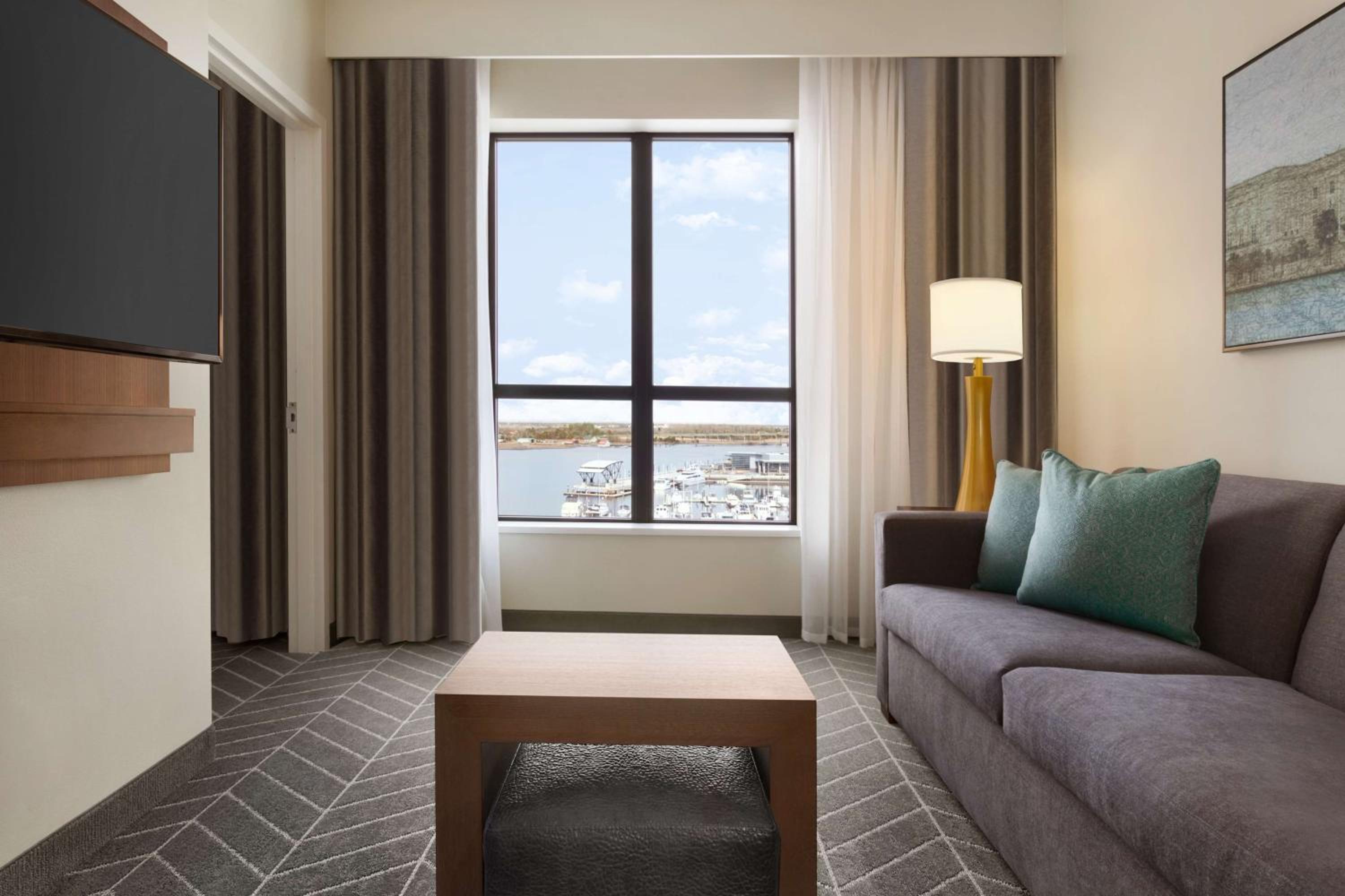 Premium King Suite with River View