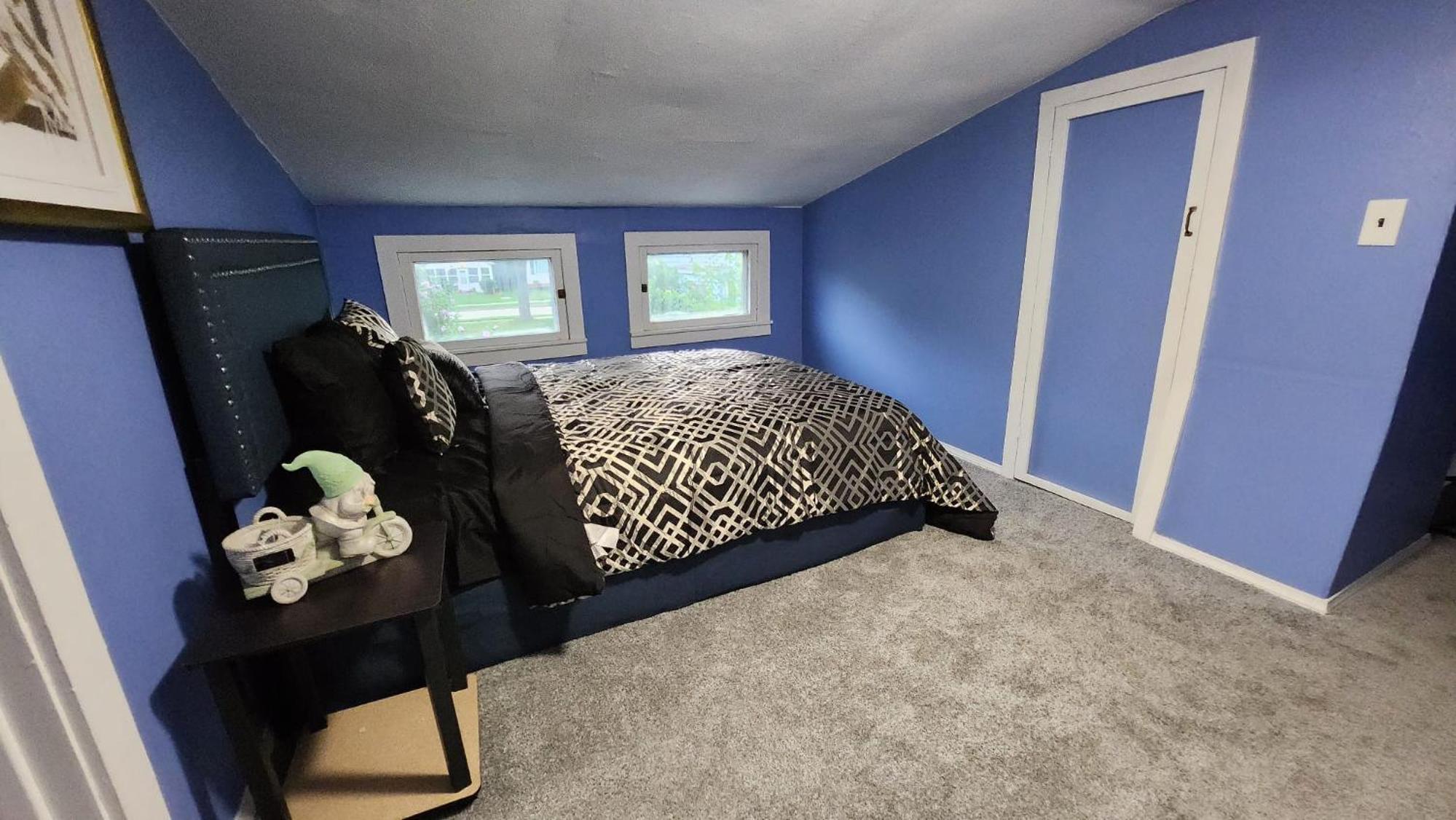Three-Bedroom Apartment photo 2