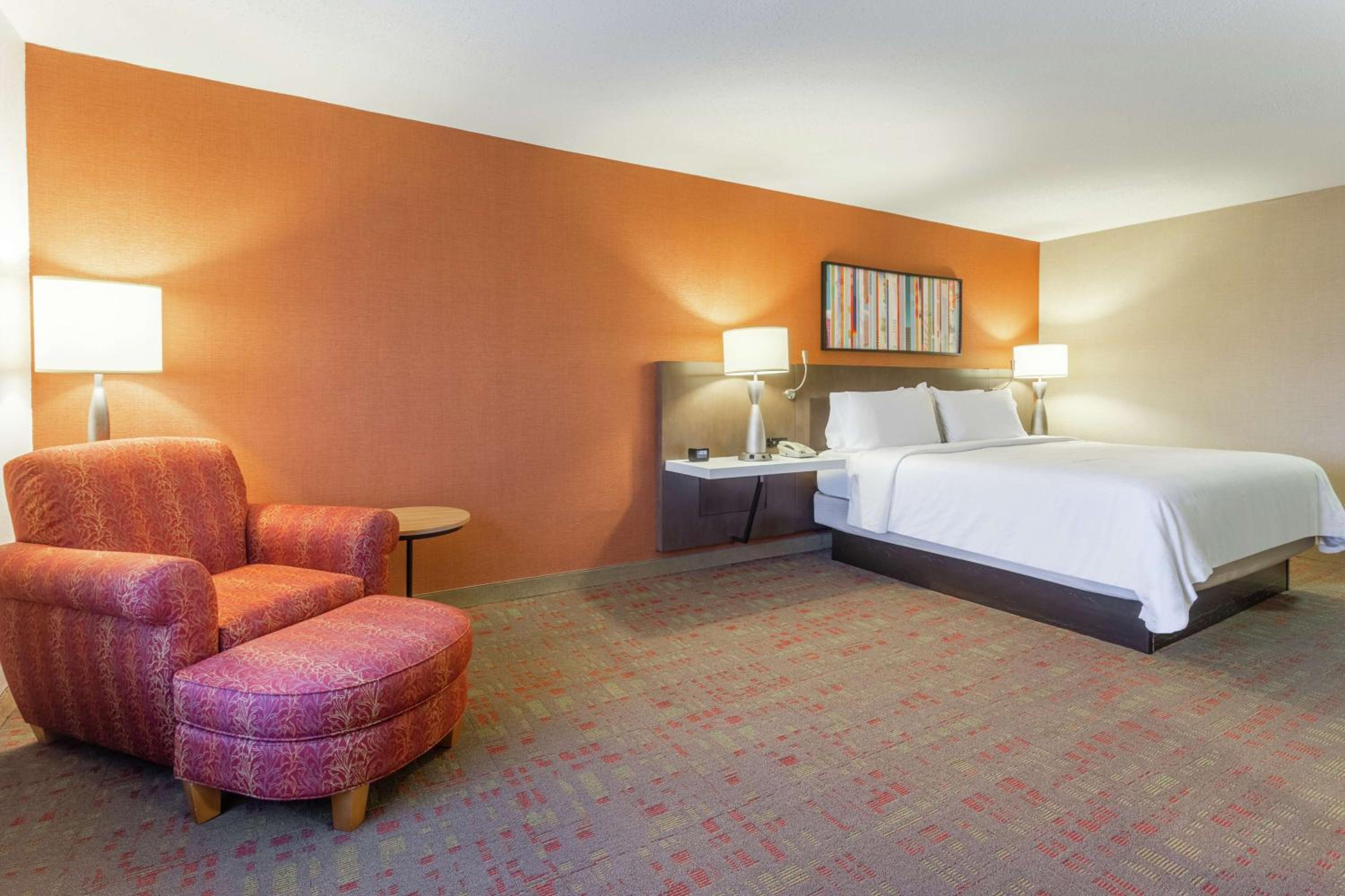 Deluxe King Room - Photo 1