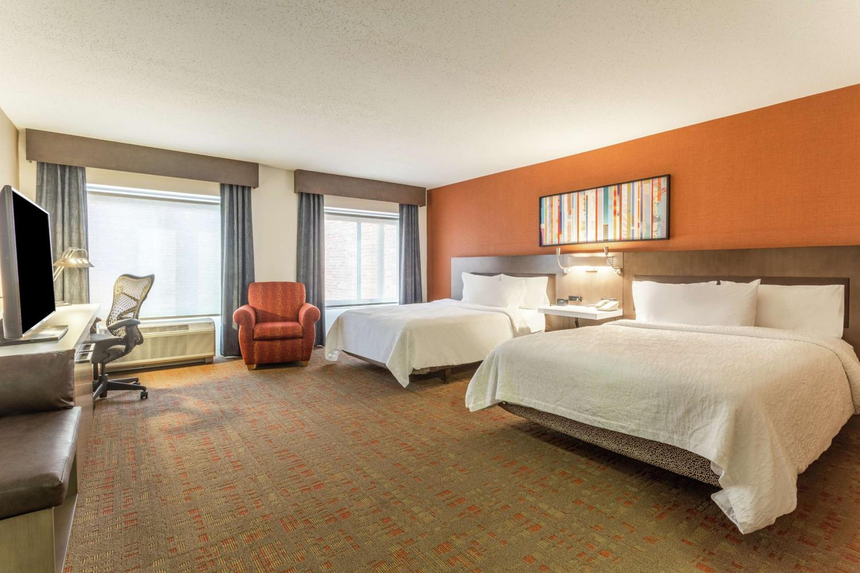 Queen Room with Two Queen Beds - Mobility Access - Photo 4