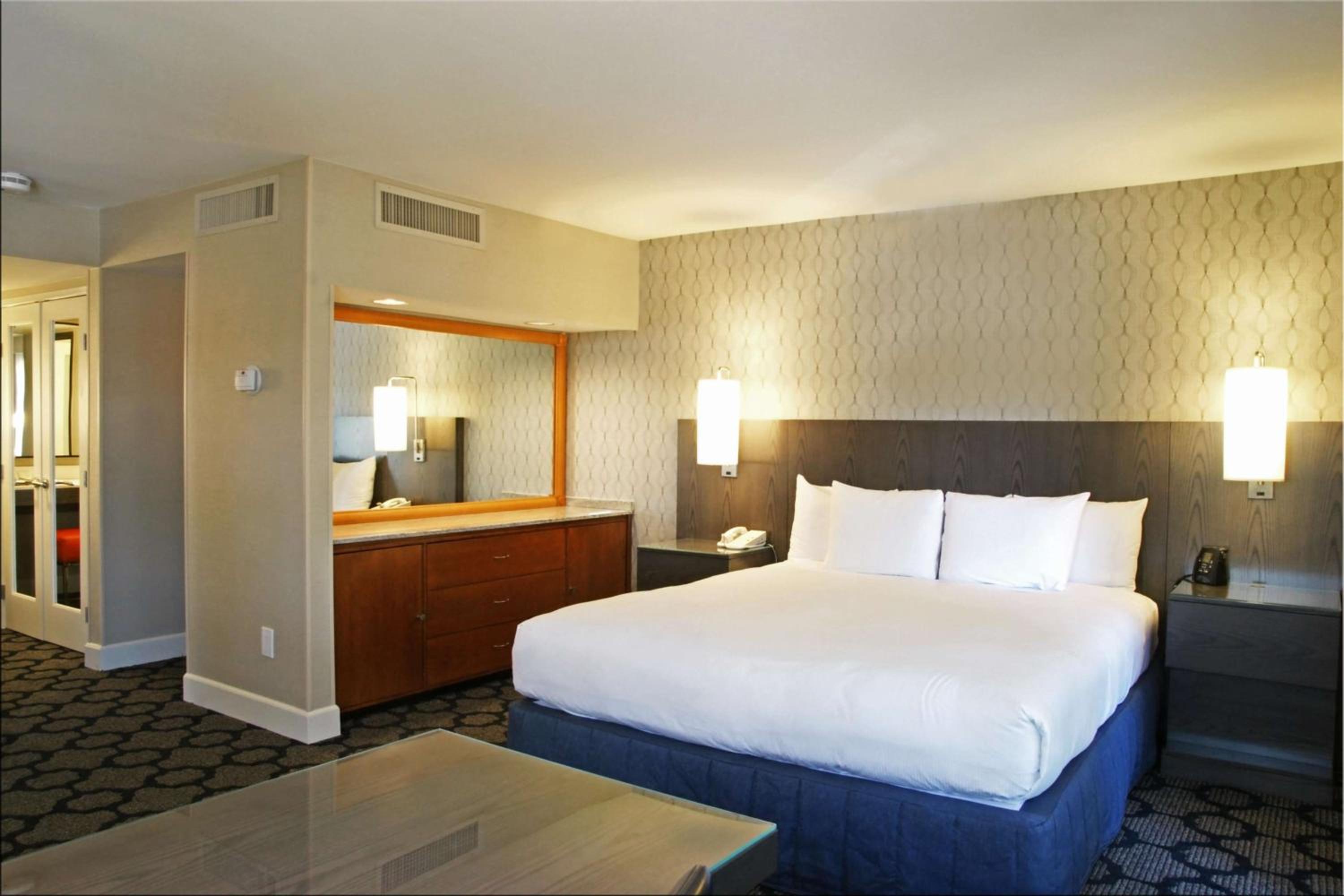 Queen Room with Two Queen Beds - Pool Side (No Resort Fees)
