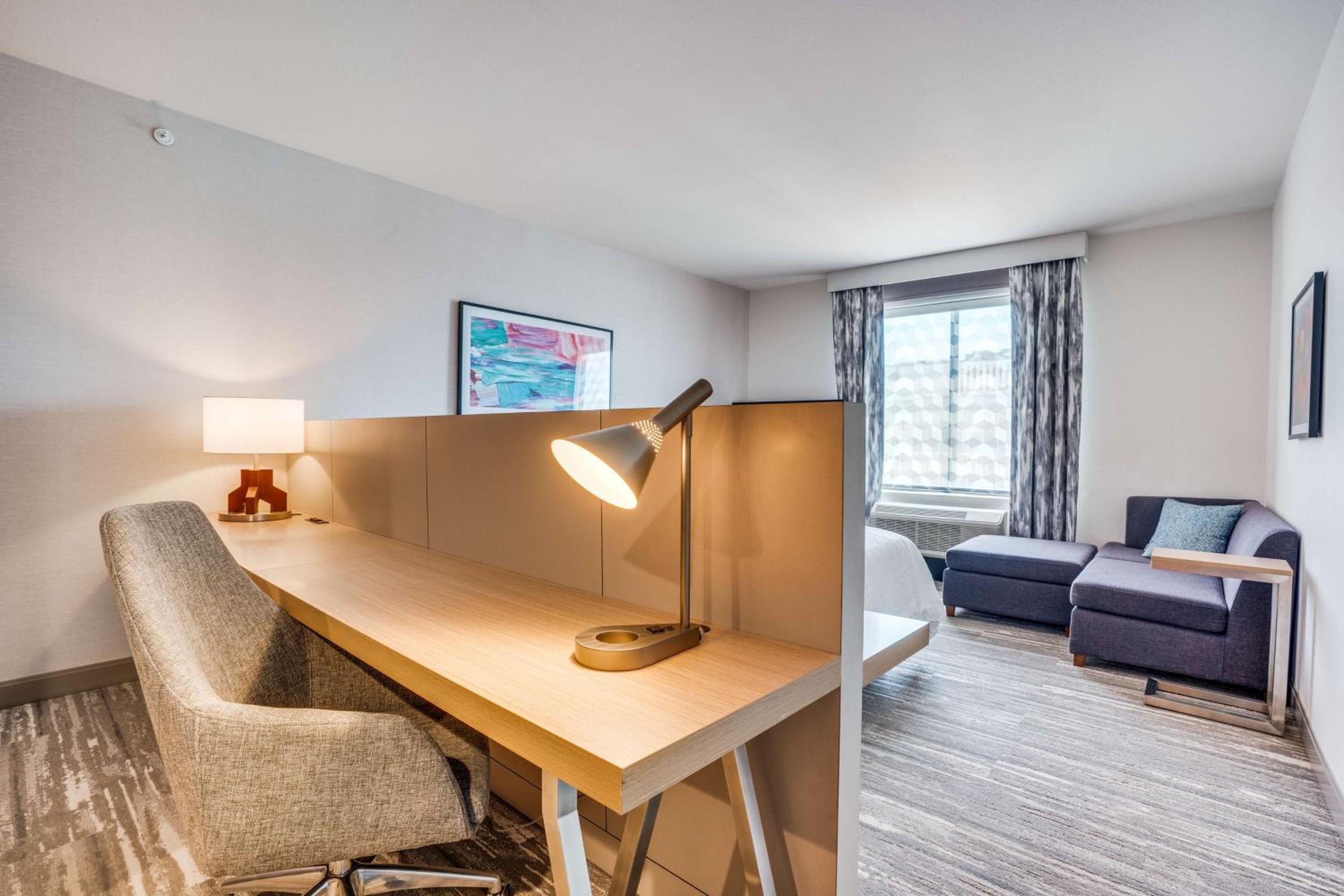 Deluxe King Room - Photo 1