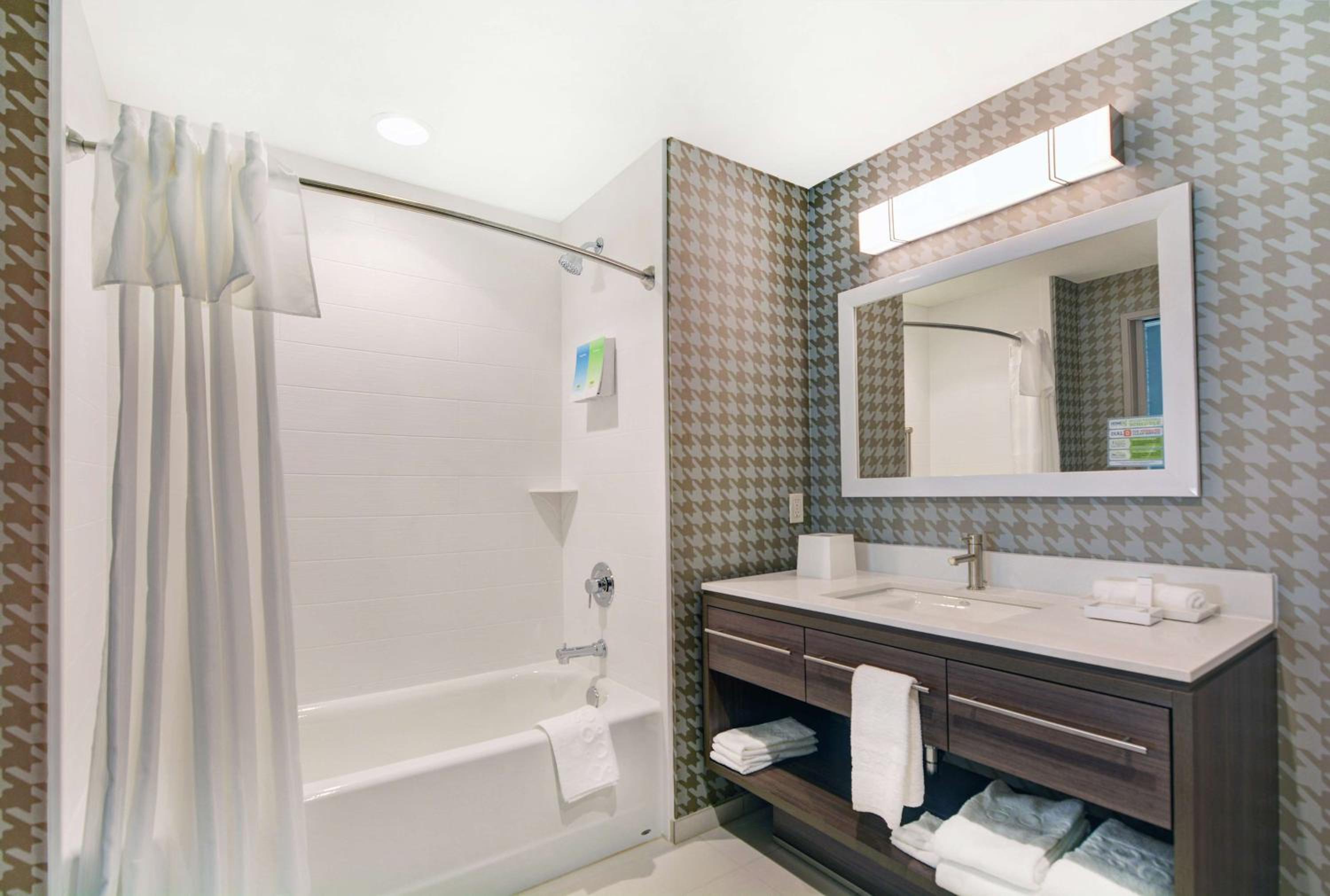 Studio Suite with Two Queen Beds - Hearing Access/Non-Smoking - Photo 4