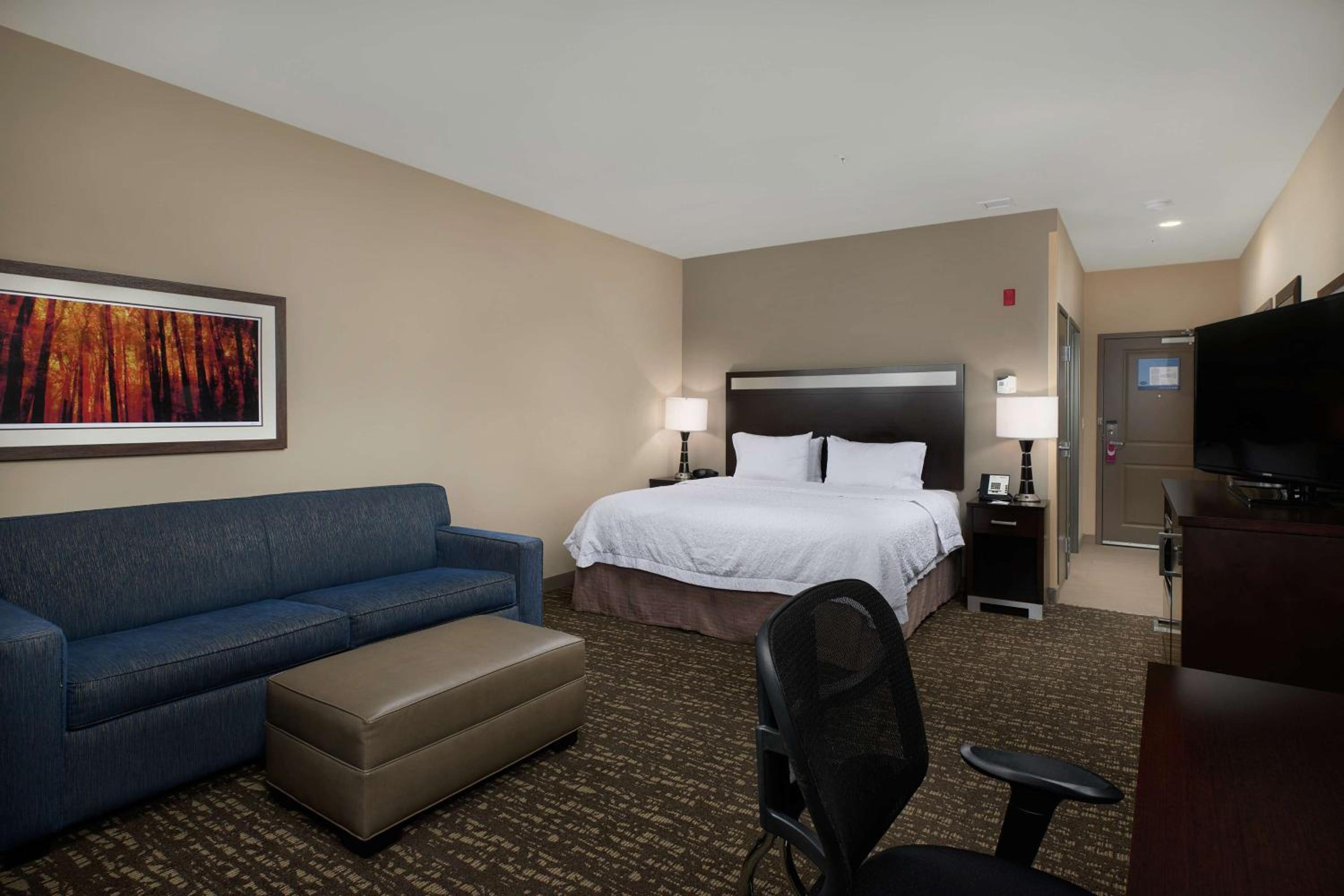 King Room with King Bed - Non-Smoking