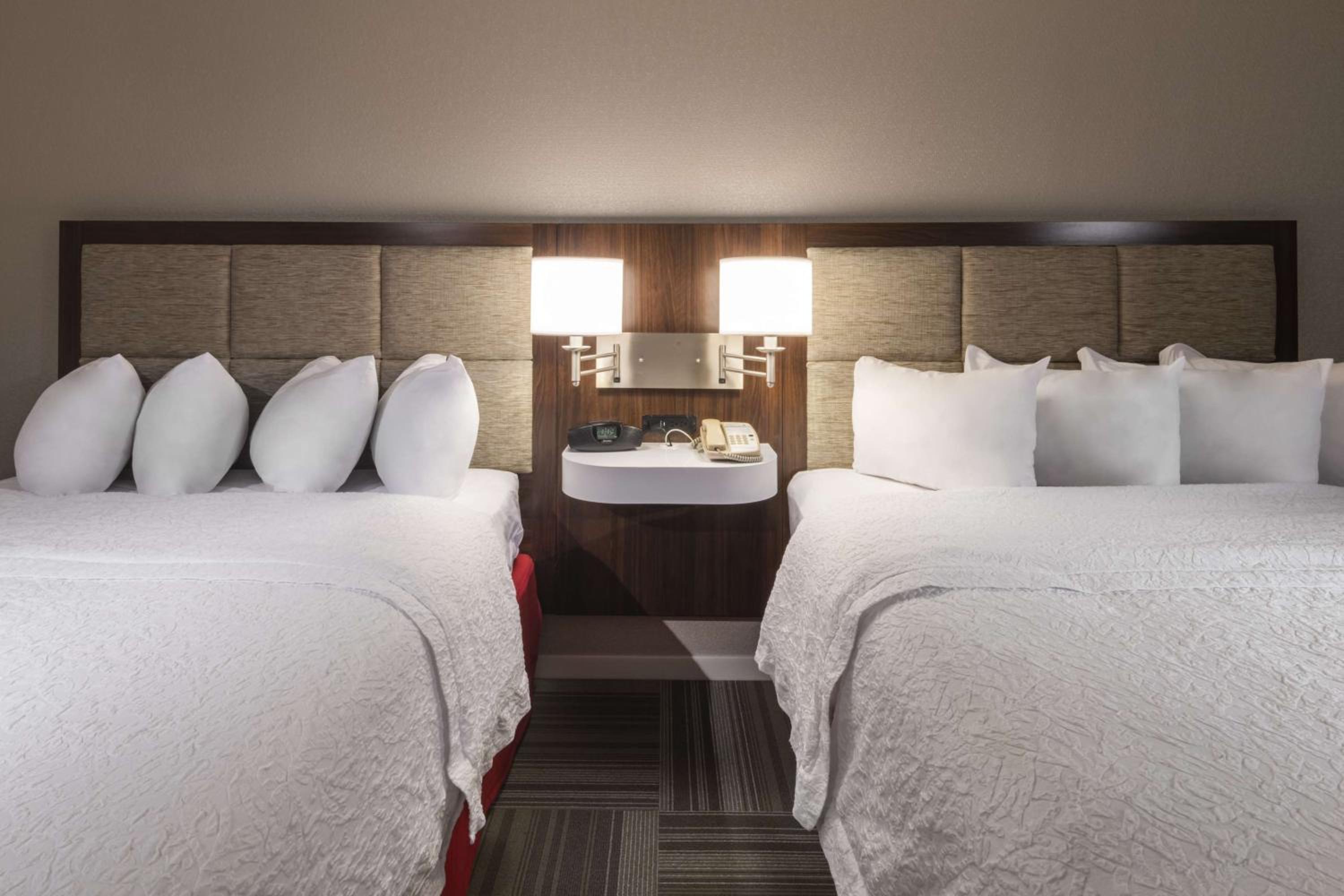 Room with Two Queen Beds - Non-Smoking - Photo 1