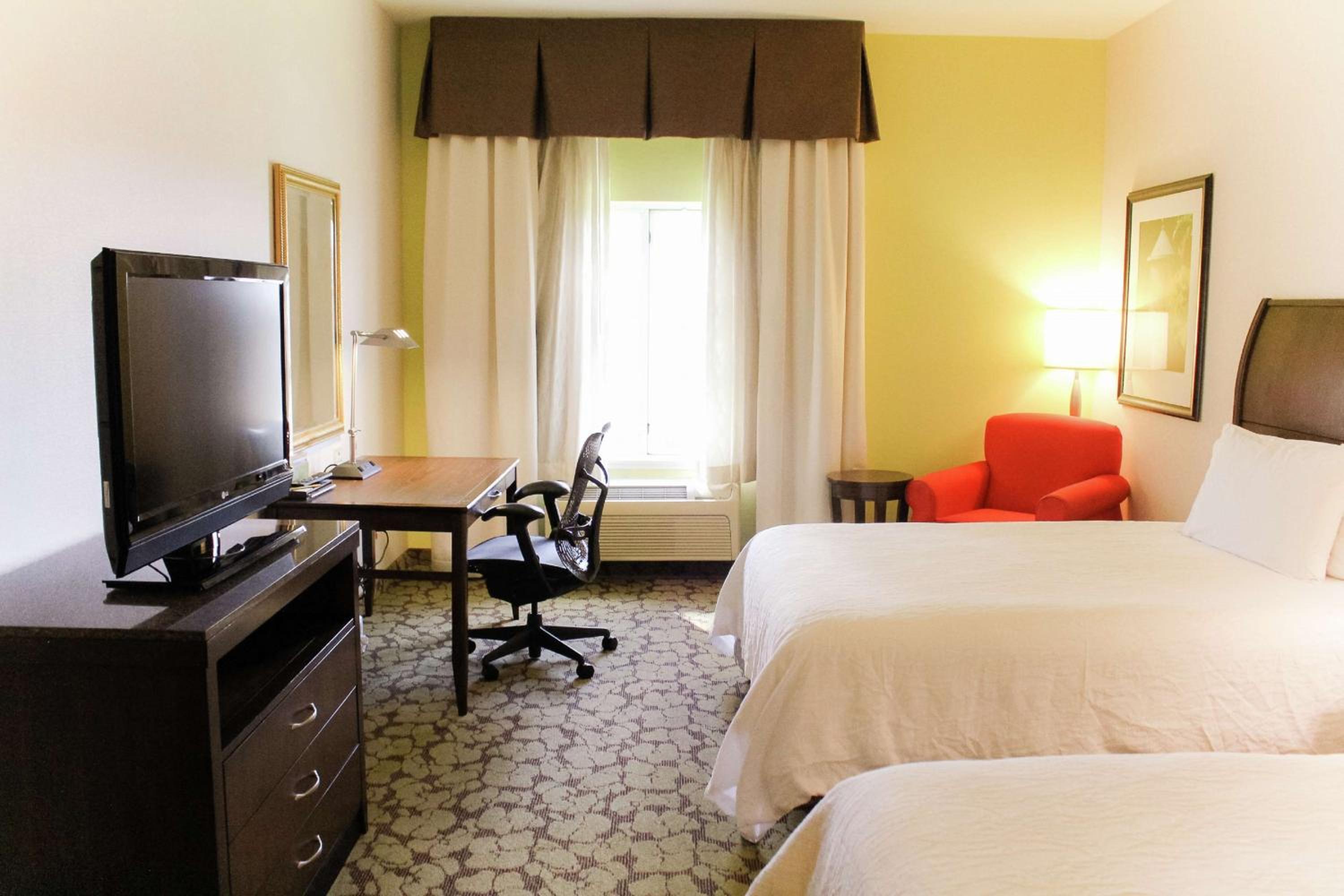 Queen Room with Two Queen Beds photo 1
