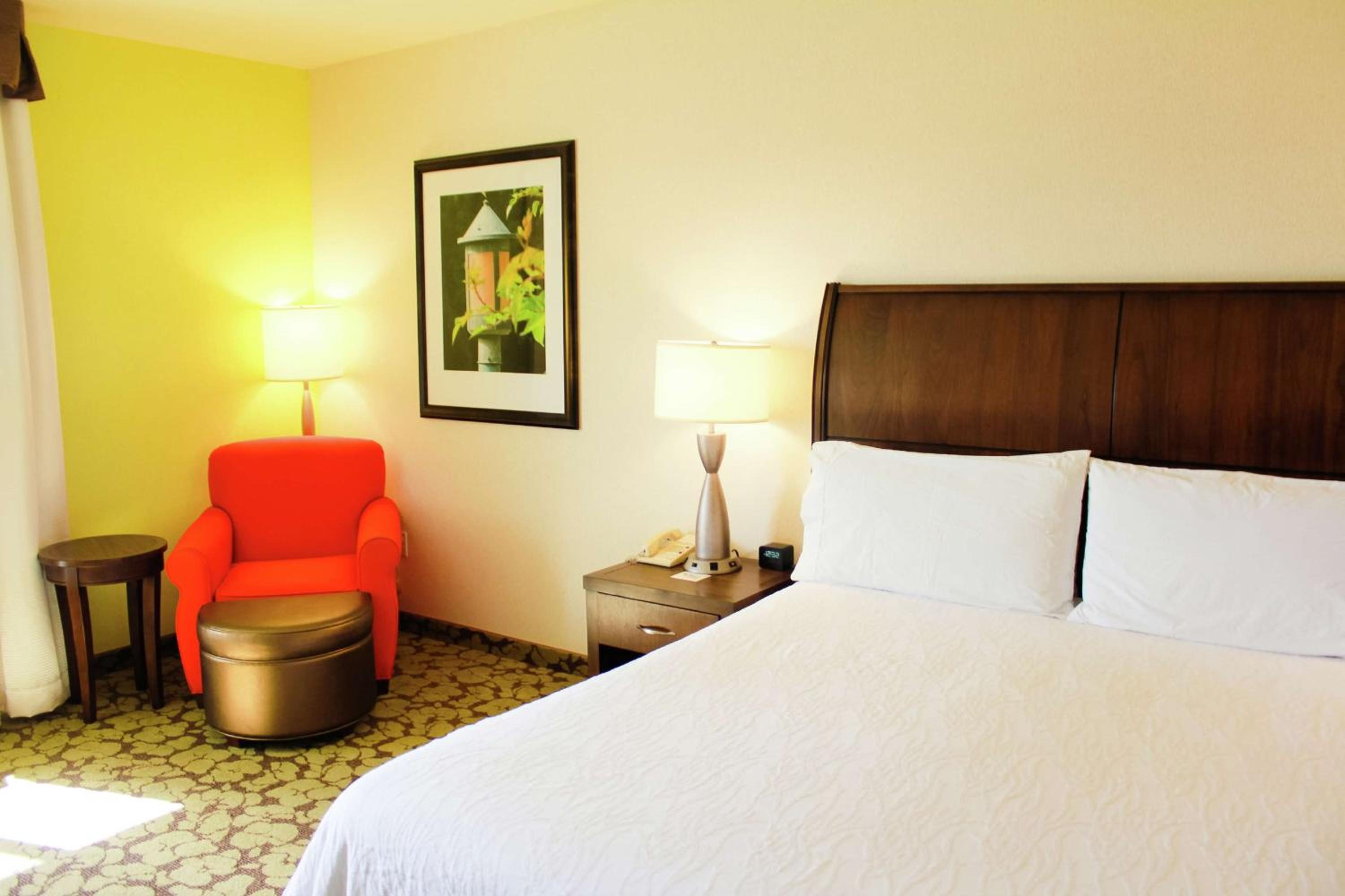 Queen Room with Two Queen Beds photo 3