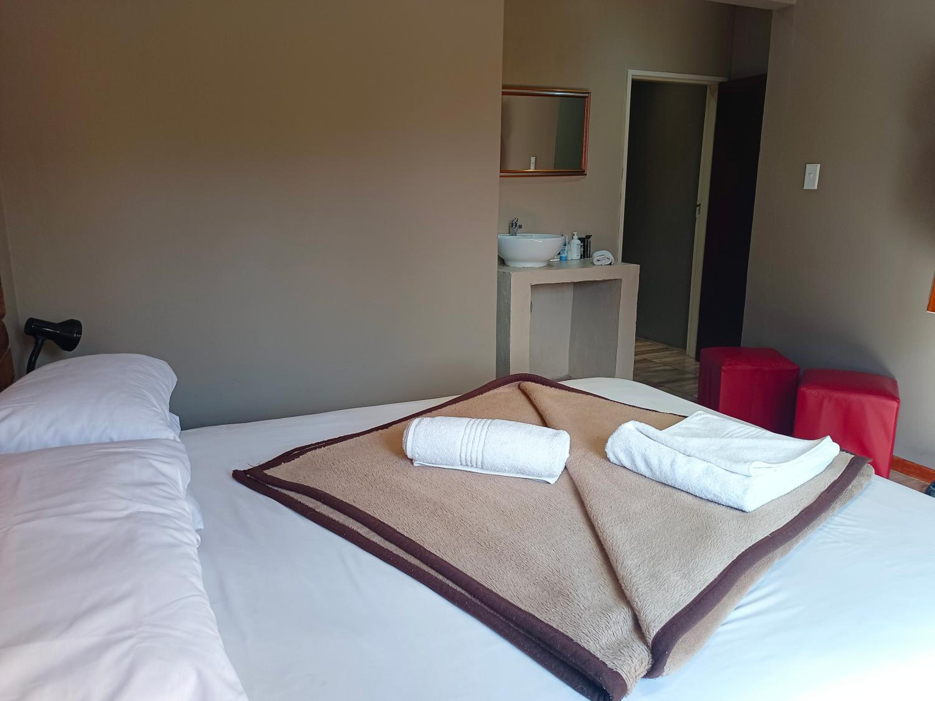 Economy Double Room photo 2