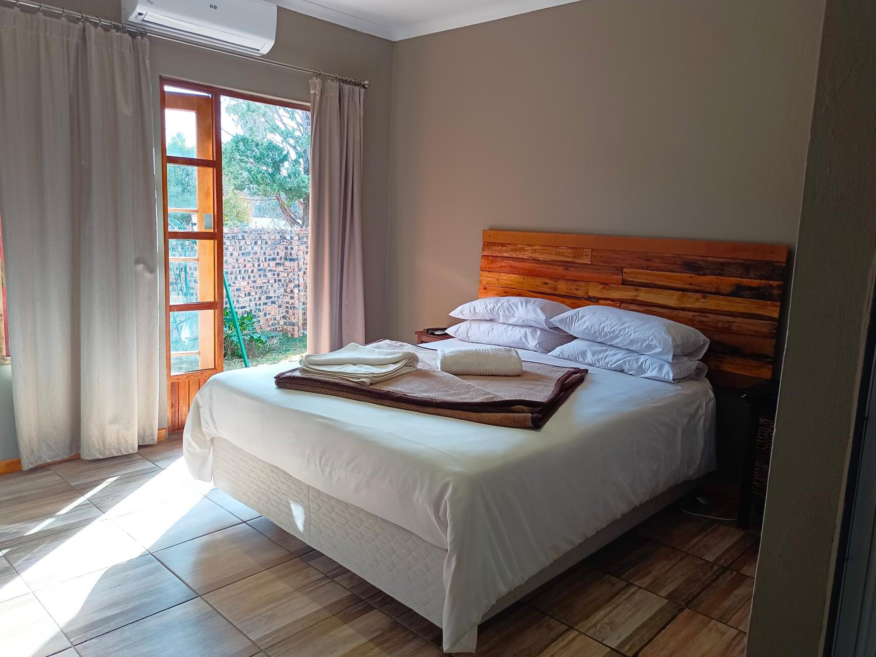 Economy Double Room photo 1