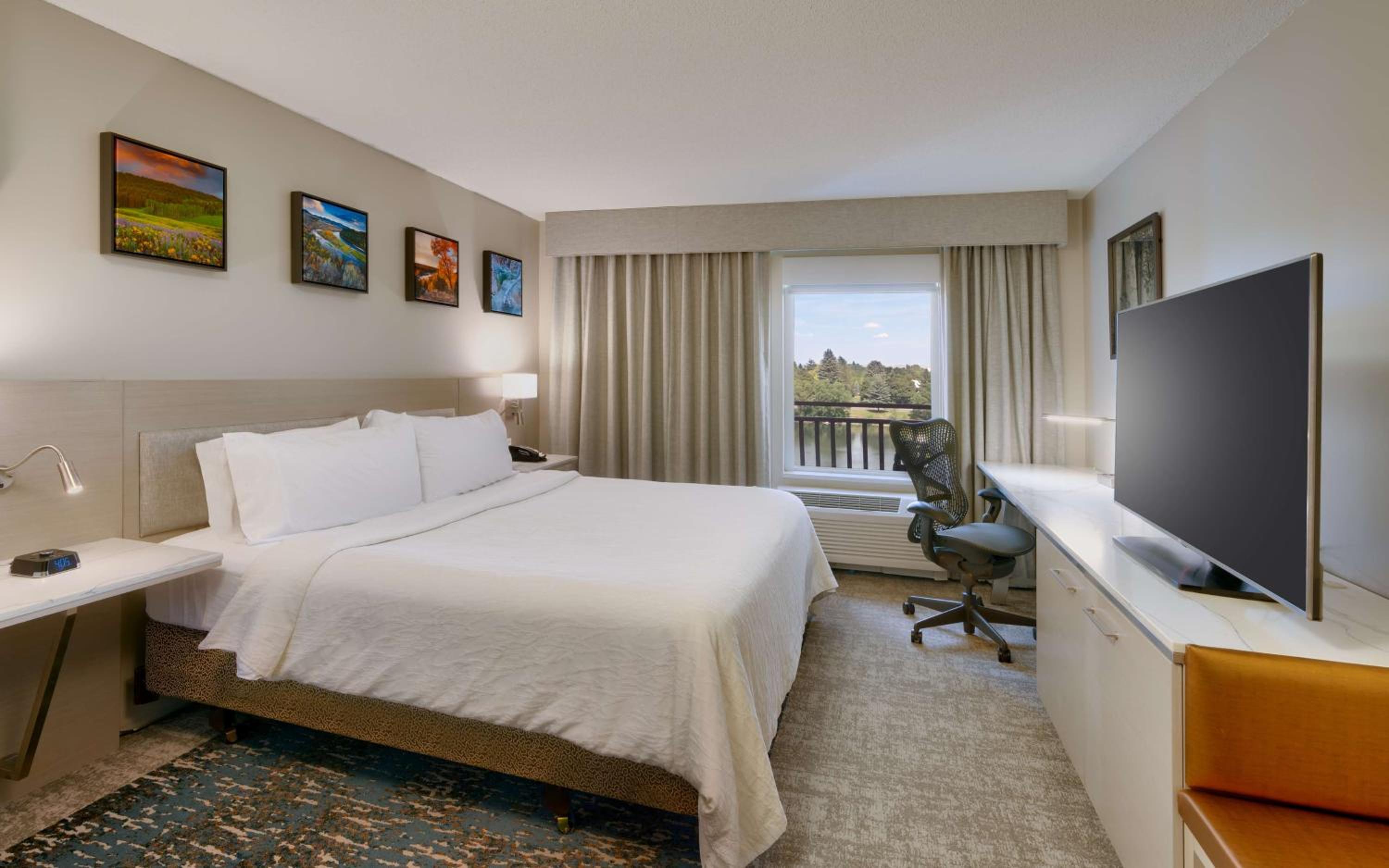 King Room with River View - Photo 2
