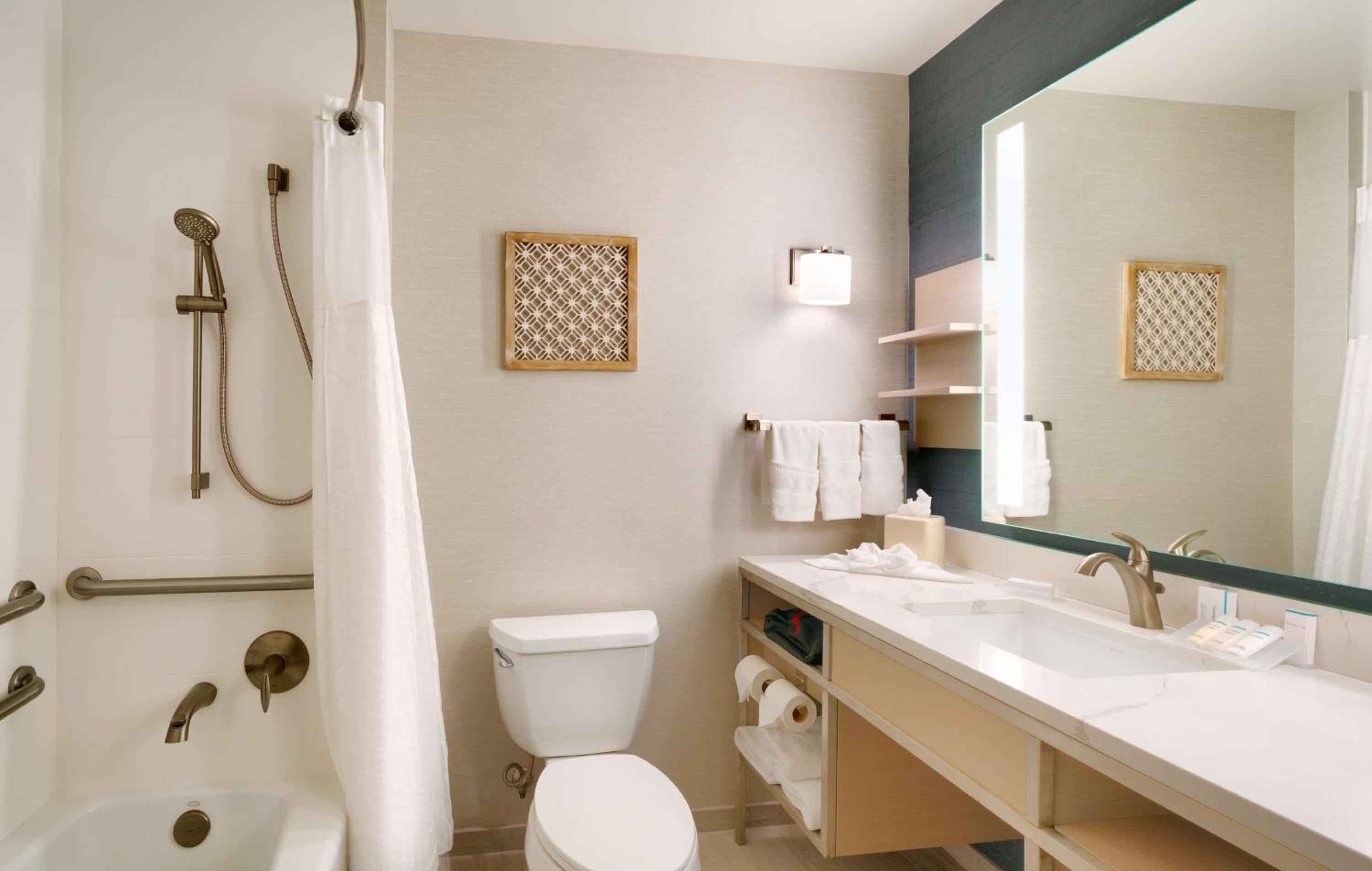 Queen Room with Two Queen Beds - Mobility and Hearing Access - Photo 6