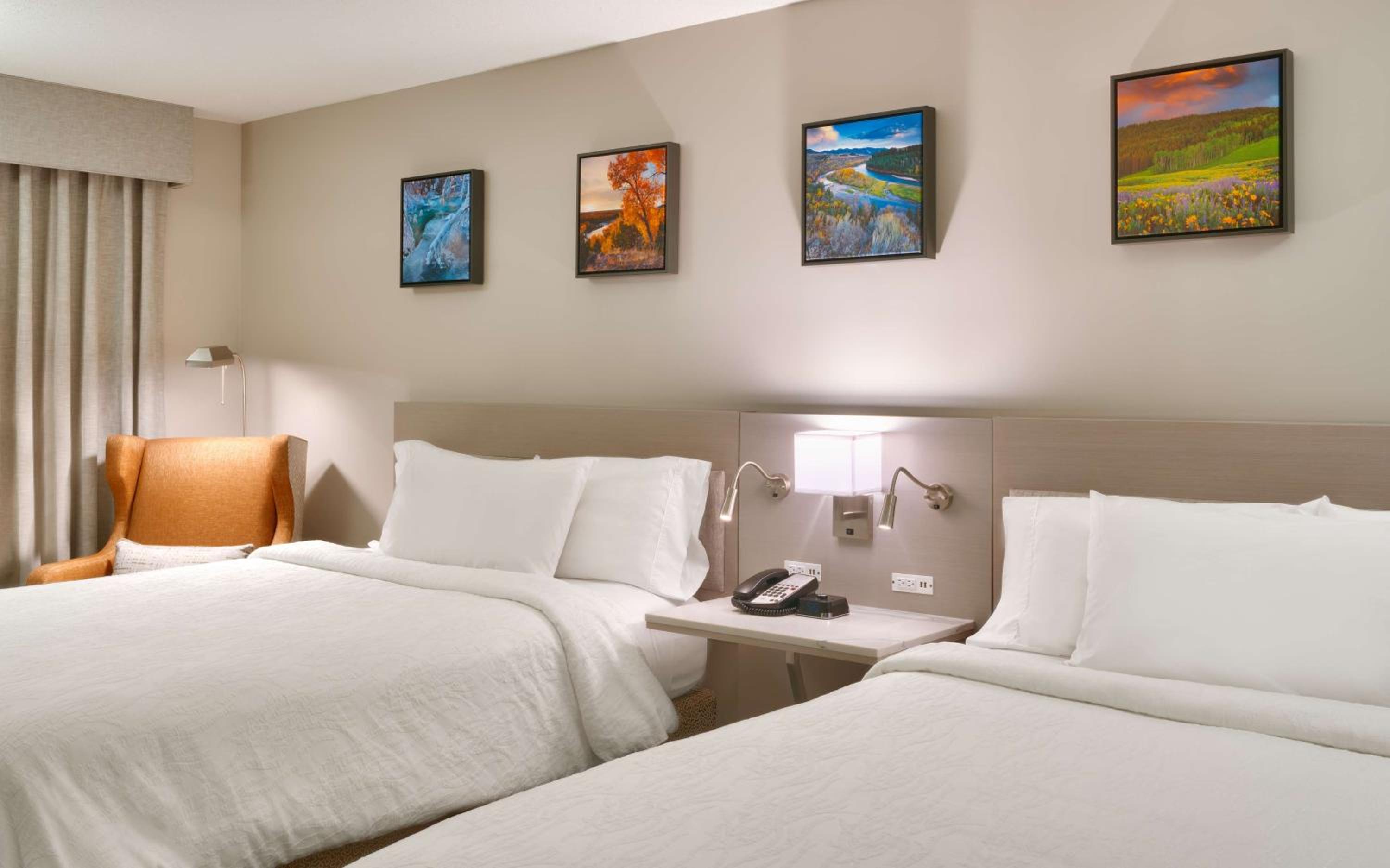 Room with Two Queen Beds - Non-Smoking - Photo 2
