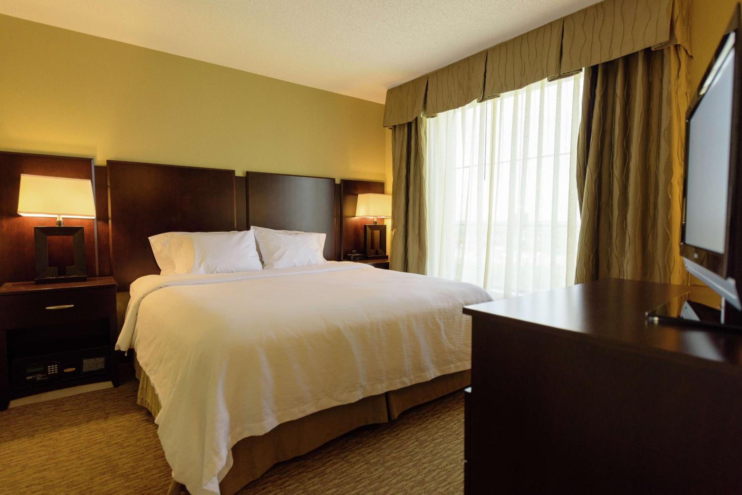 Two-Room King Suite - Non-Smoking - Photo 2