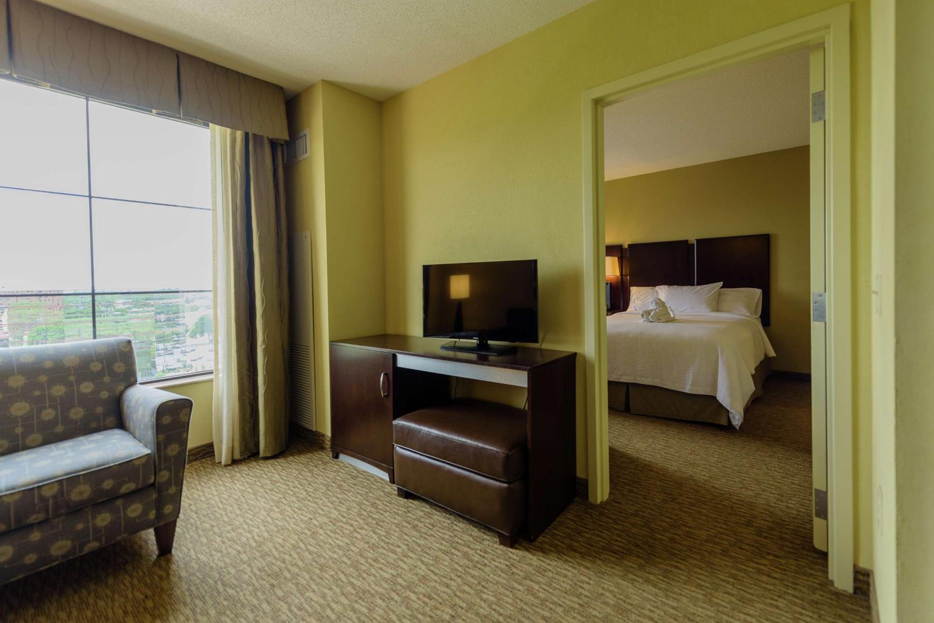 Suite with Two Queen Beds - Non-Smoking - Photo 4