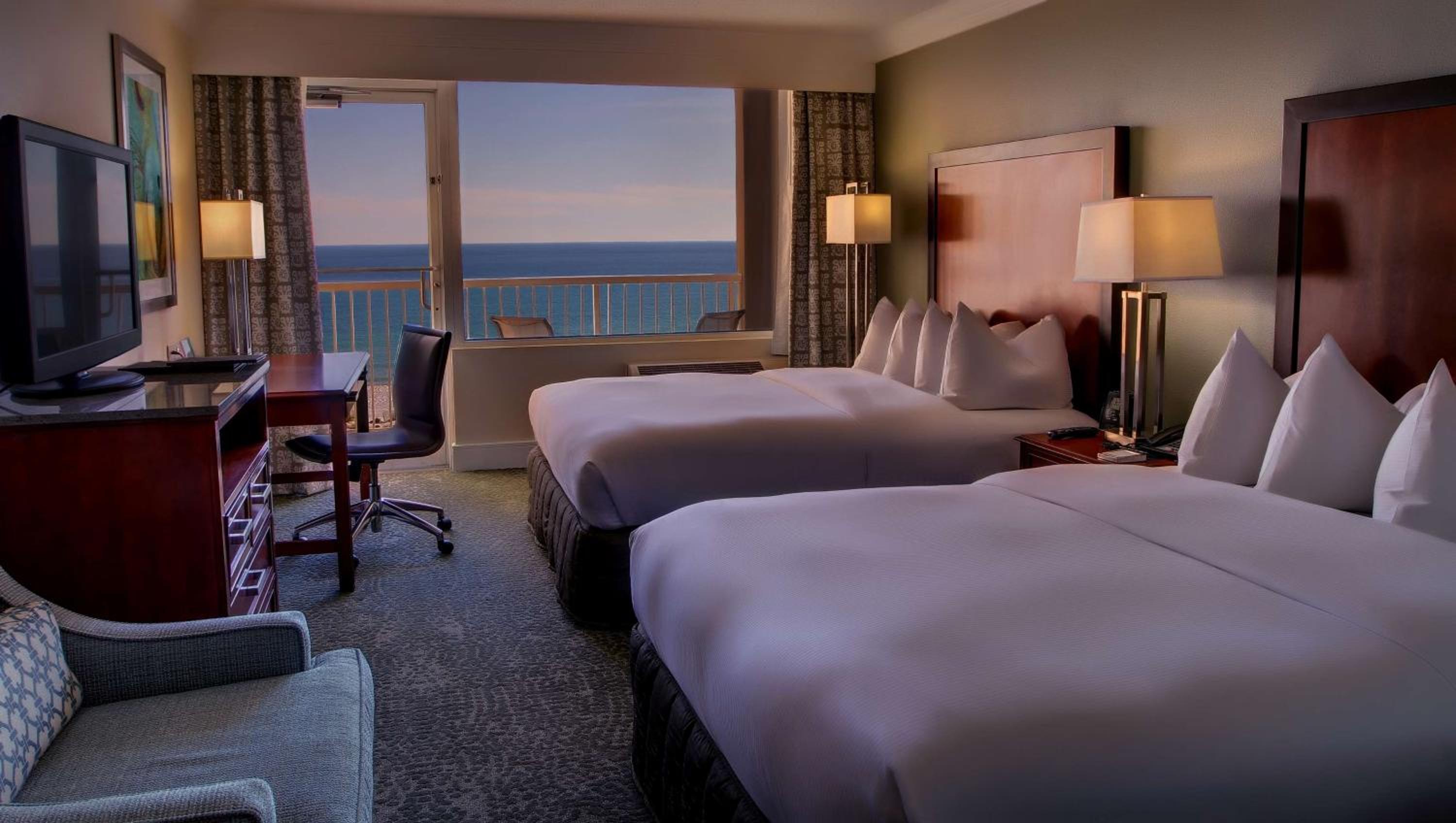 Deluxe Queen Room with Two Queen Beds - Photo 2