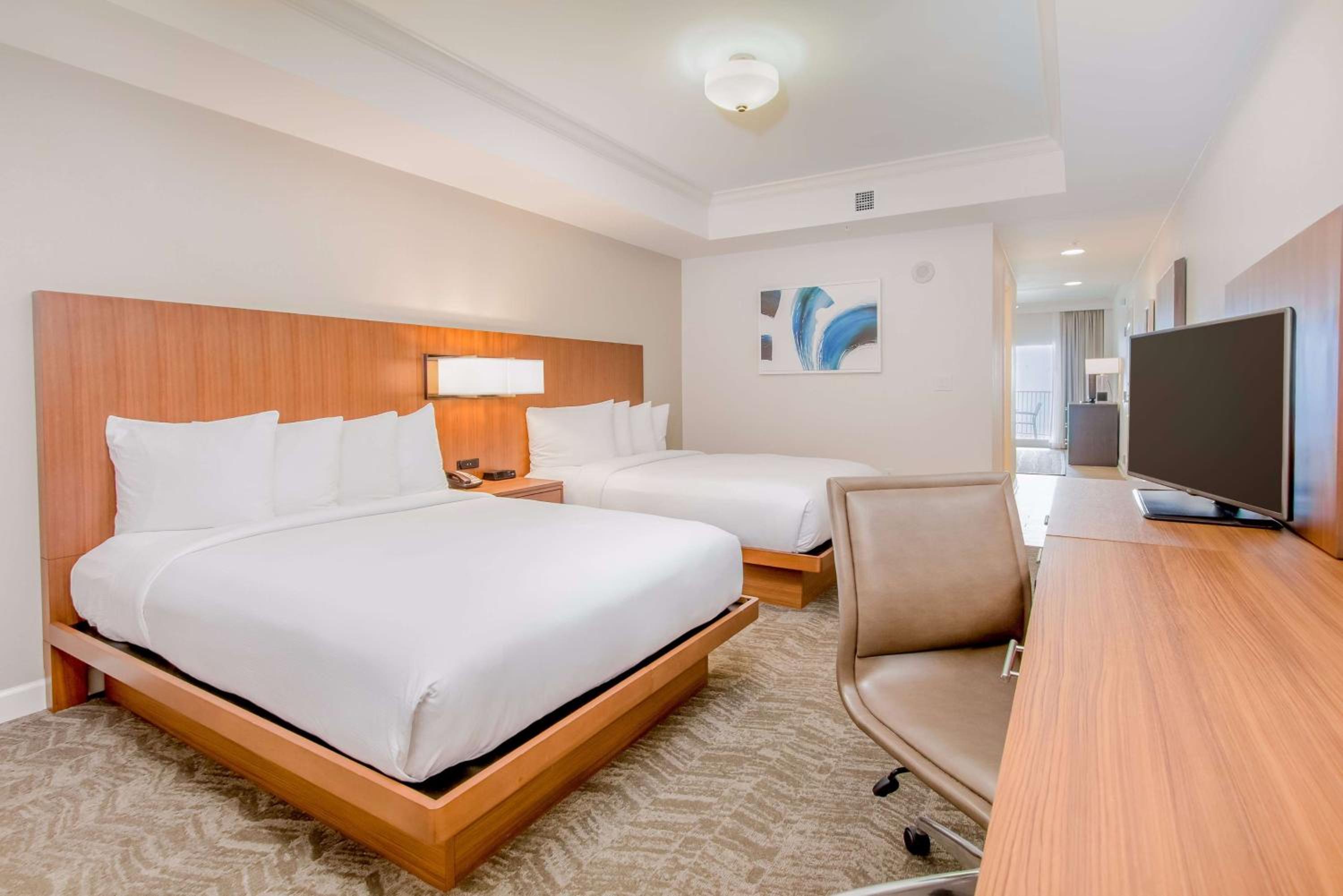 Queen Suite with Gulf View - Photo 2