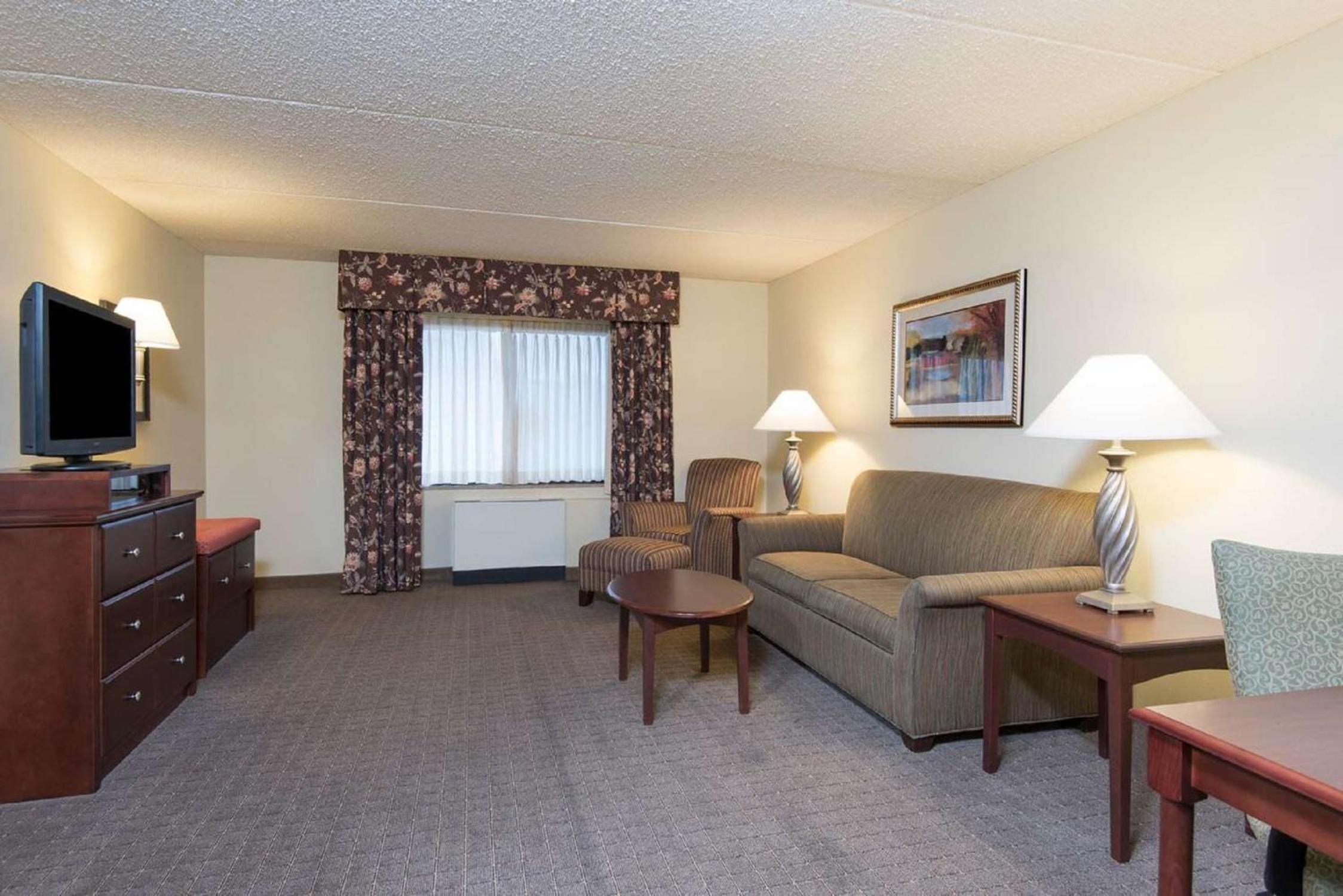 King Bed Suite photo 1
