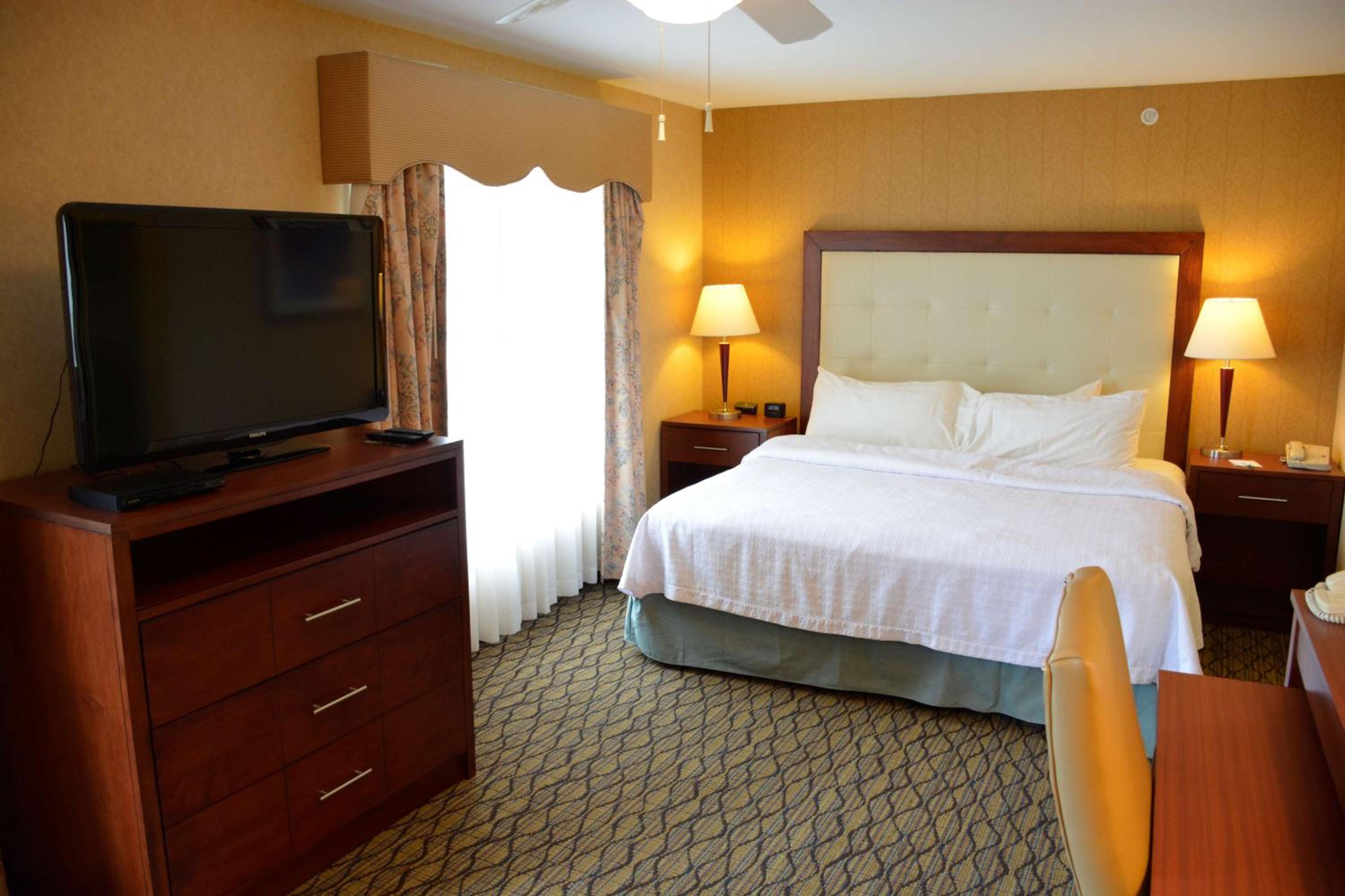 King Studio Suite - Non-Smoking - Photo 2