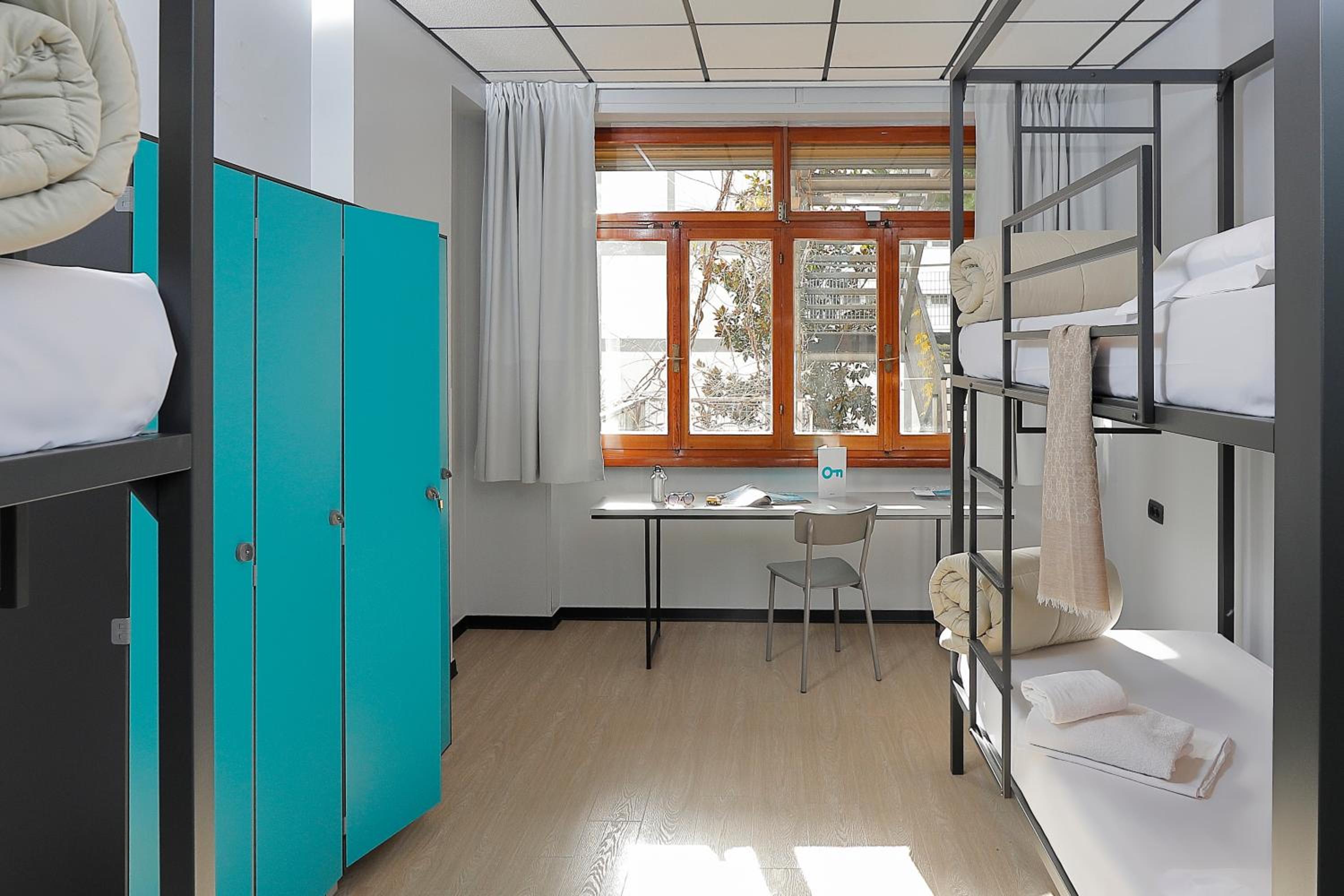Bed in 6-Bed Female Dormitory Room photo 1