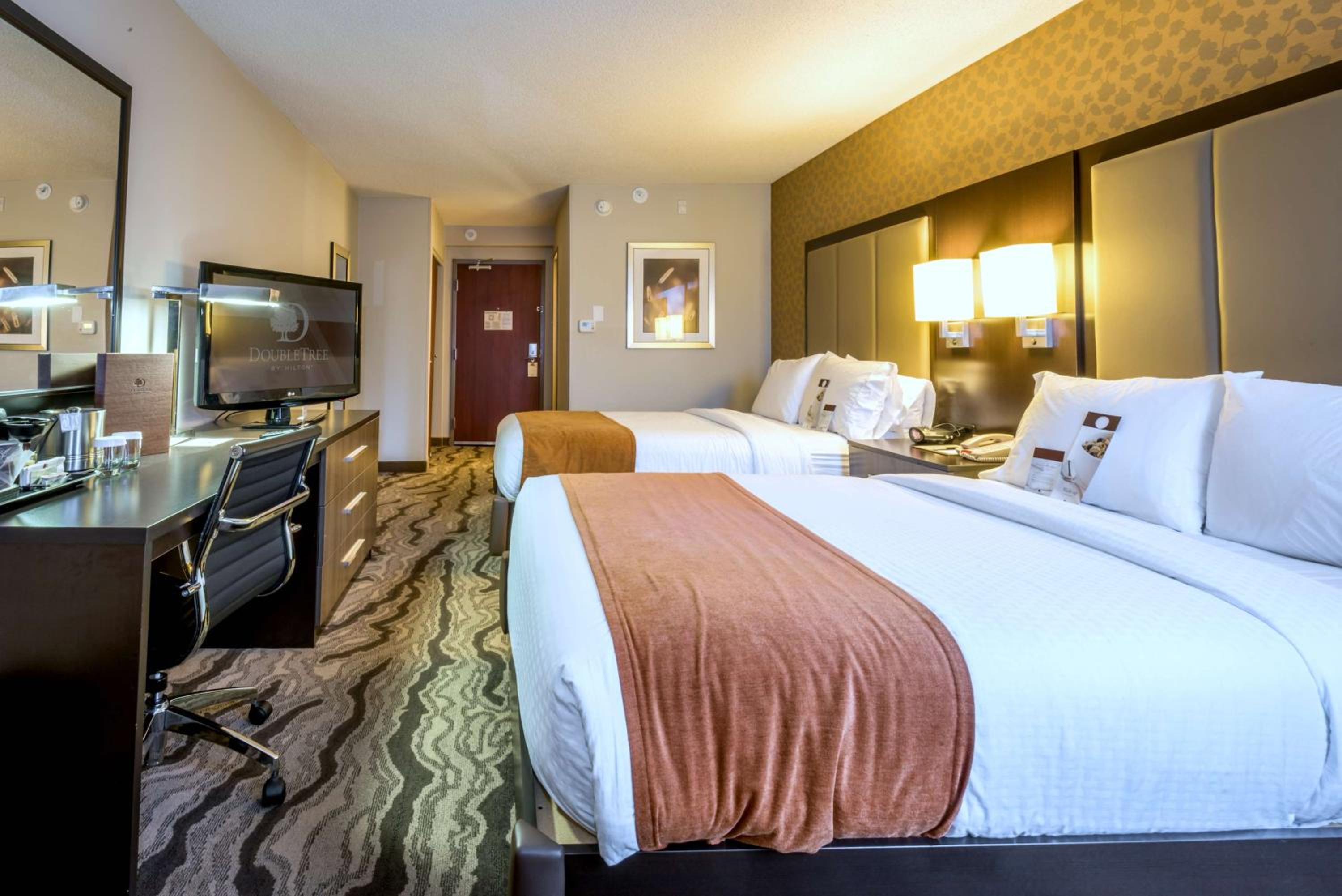 Double Room with Two Double Beds - Photo 1