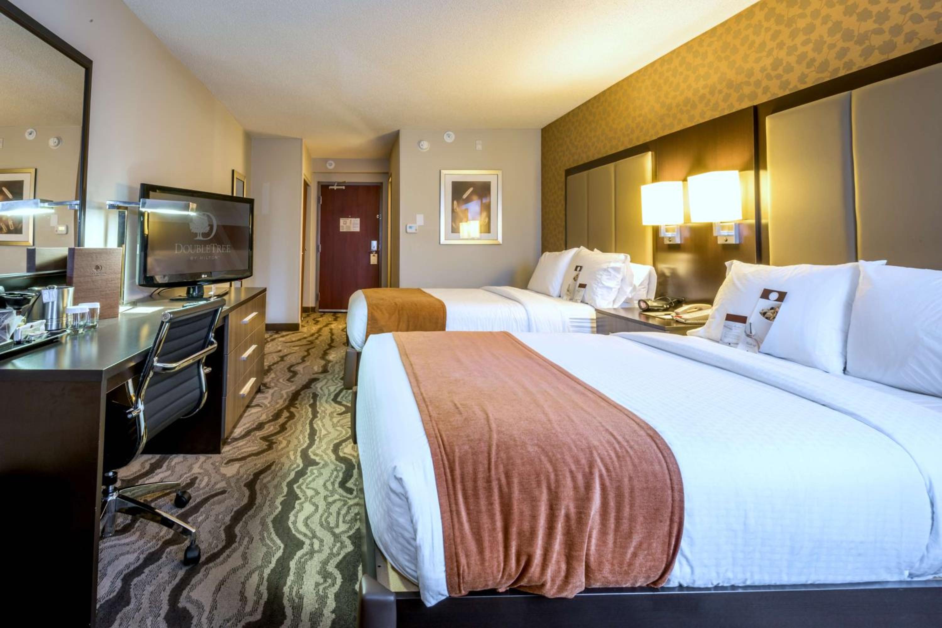 Double Room with Two Double Beds - Photo 5