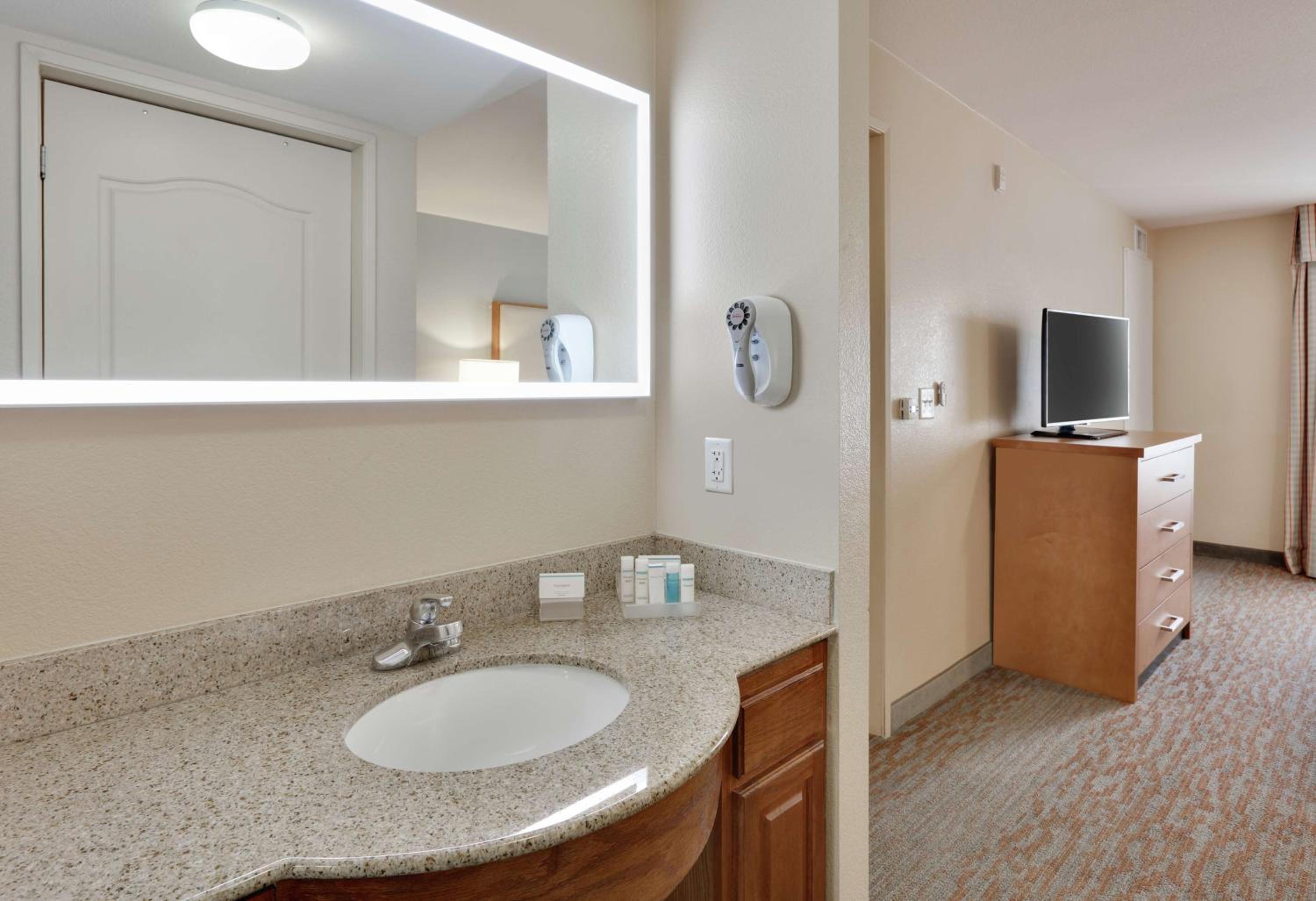 1 King, One Bedroom Suite, Roll-In Shower w/sleeper sofa