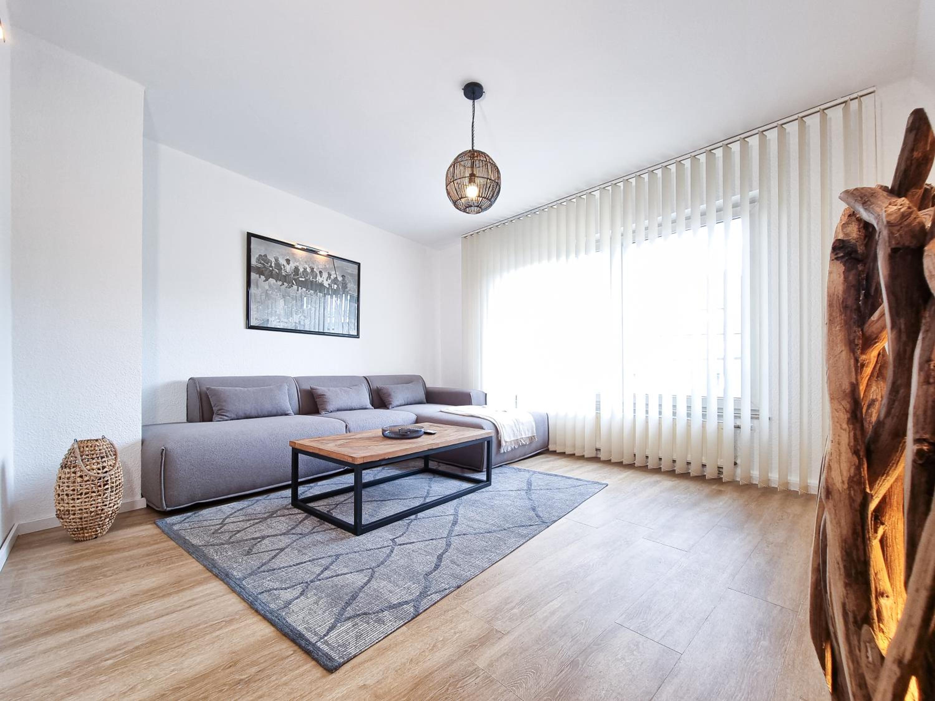 One-Bedroom Apartment photo 1