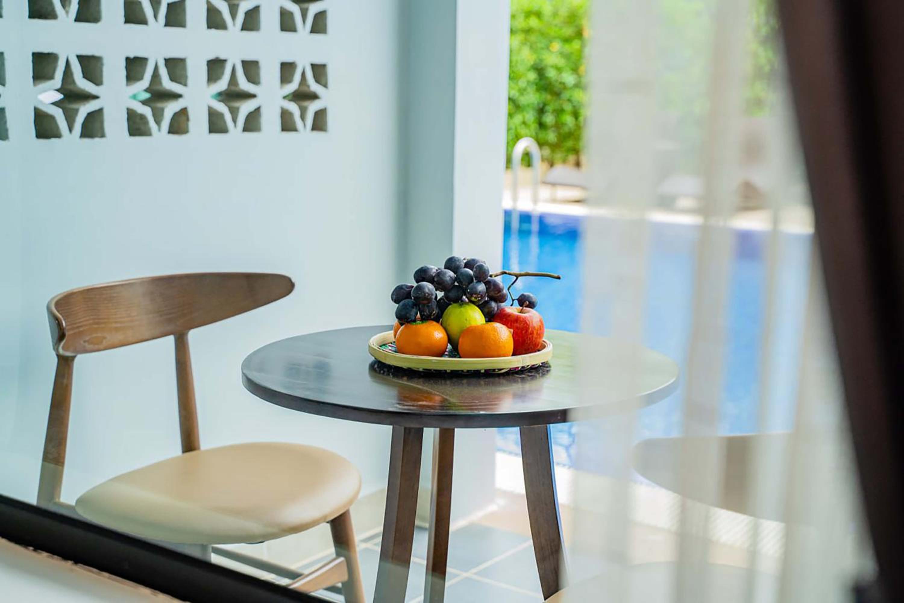 Suite King Pool Access - Photo 10