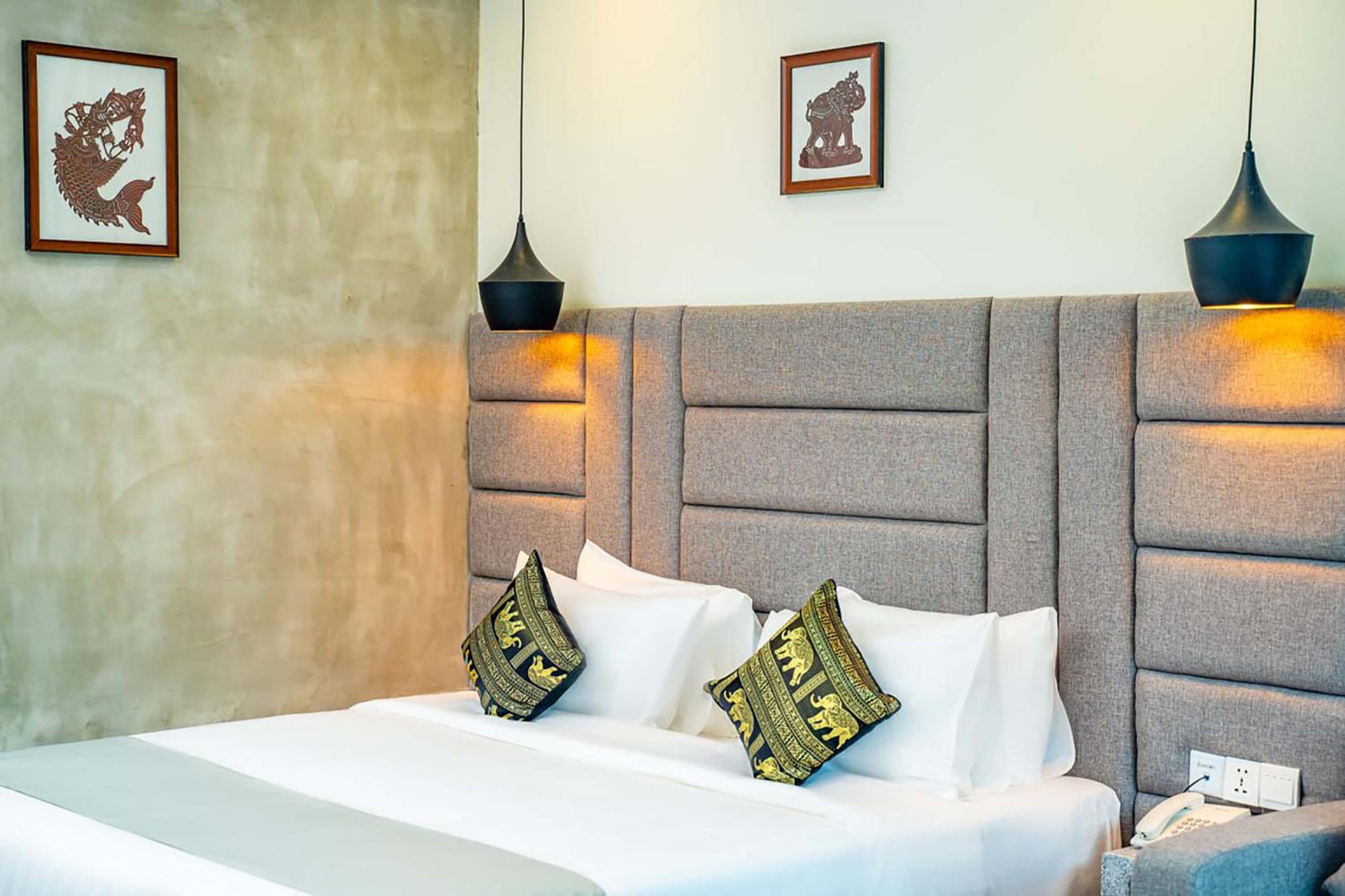 Suite King Pool Access - Photo 4