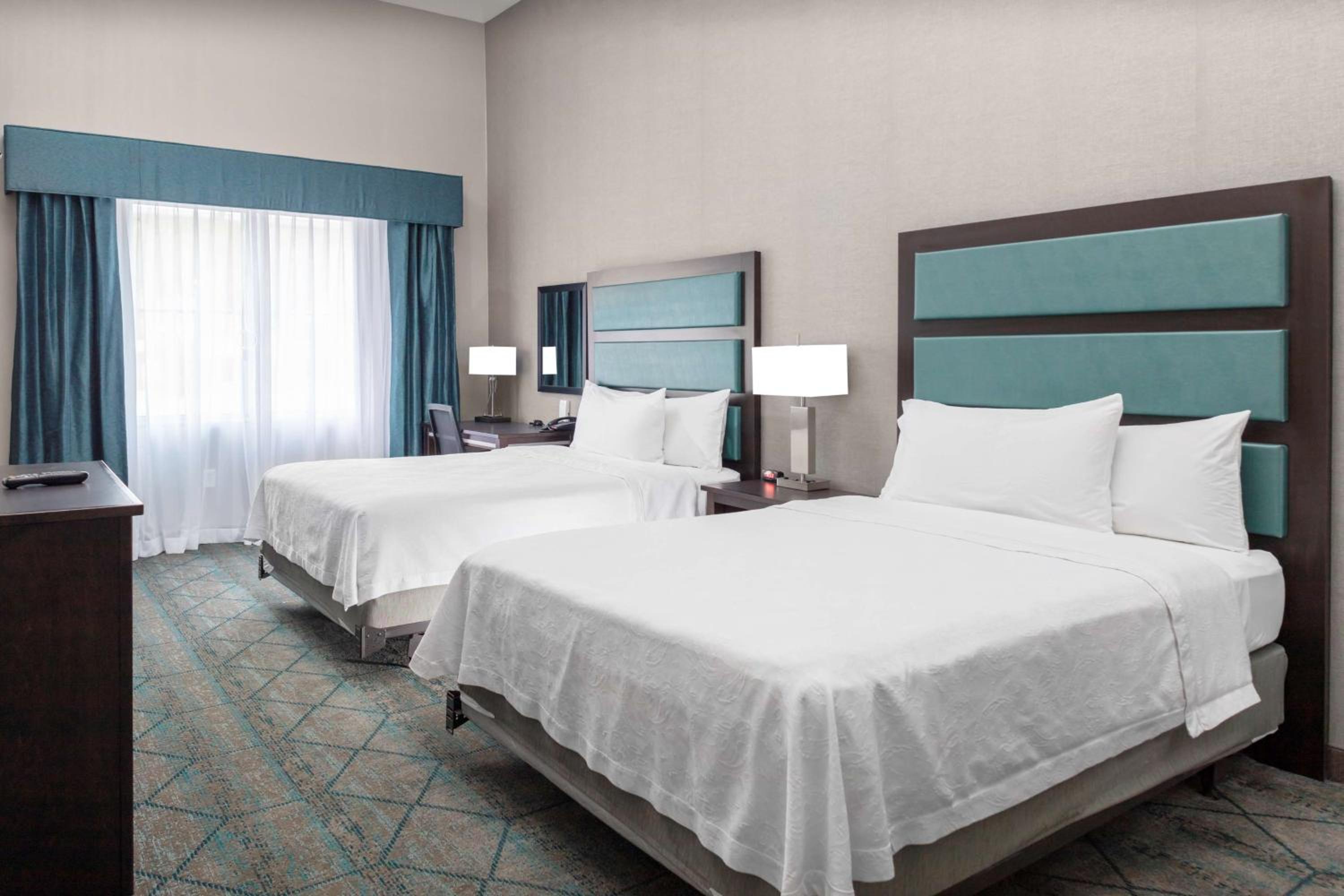 One-Bedroom Queen Suite with Two Queen Beds - Non-Smoking - Photo 1