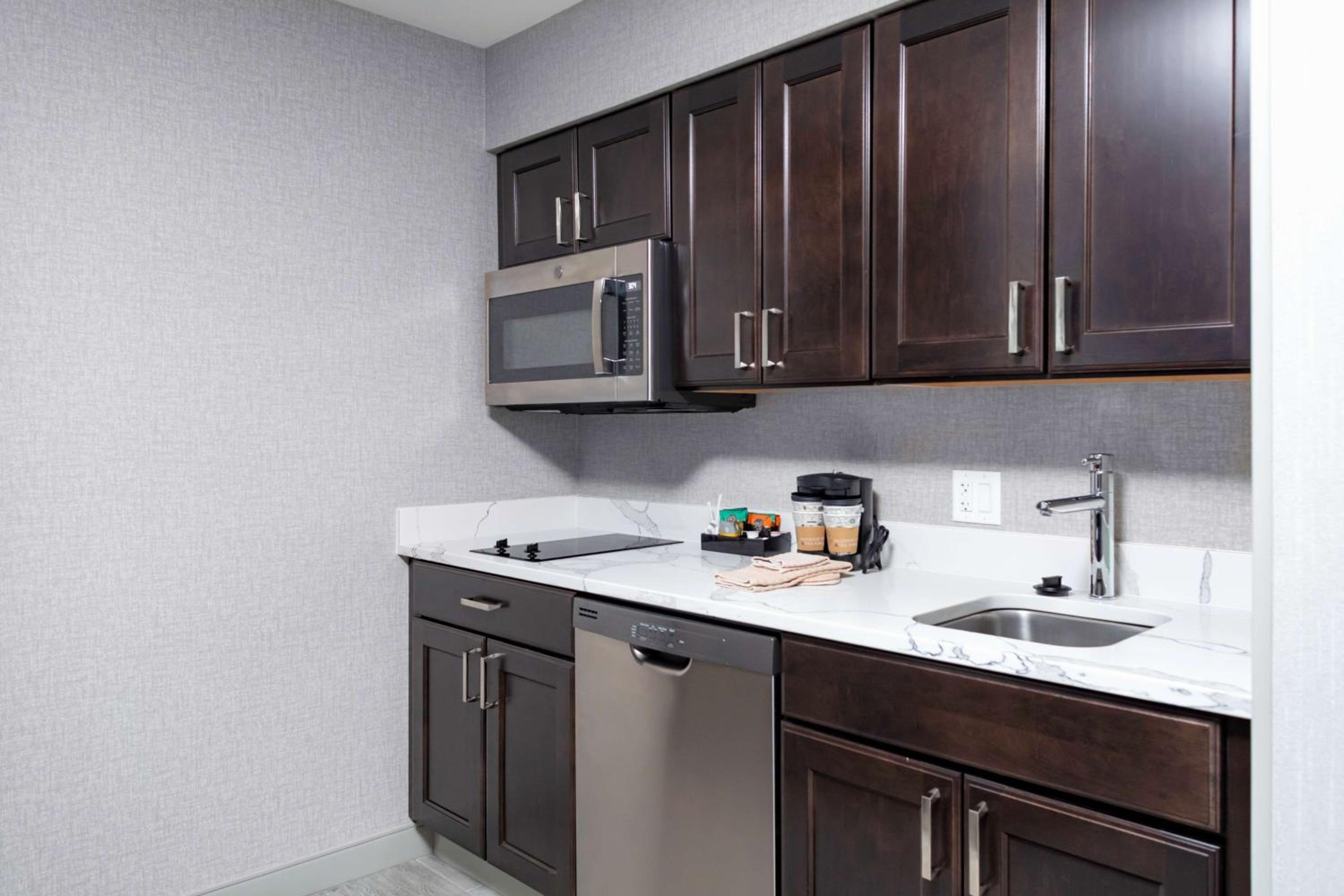 One-Bedroom King Suite - Non-Smoking - Photo 4