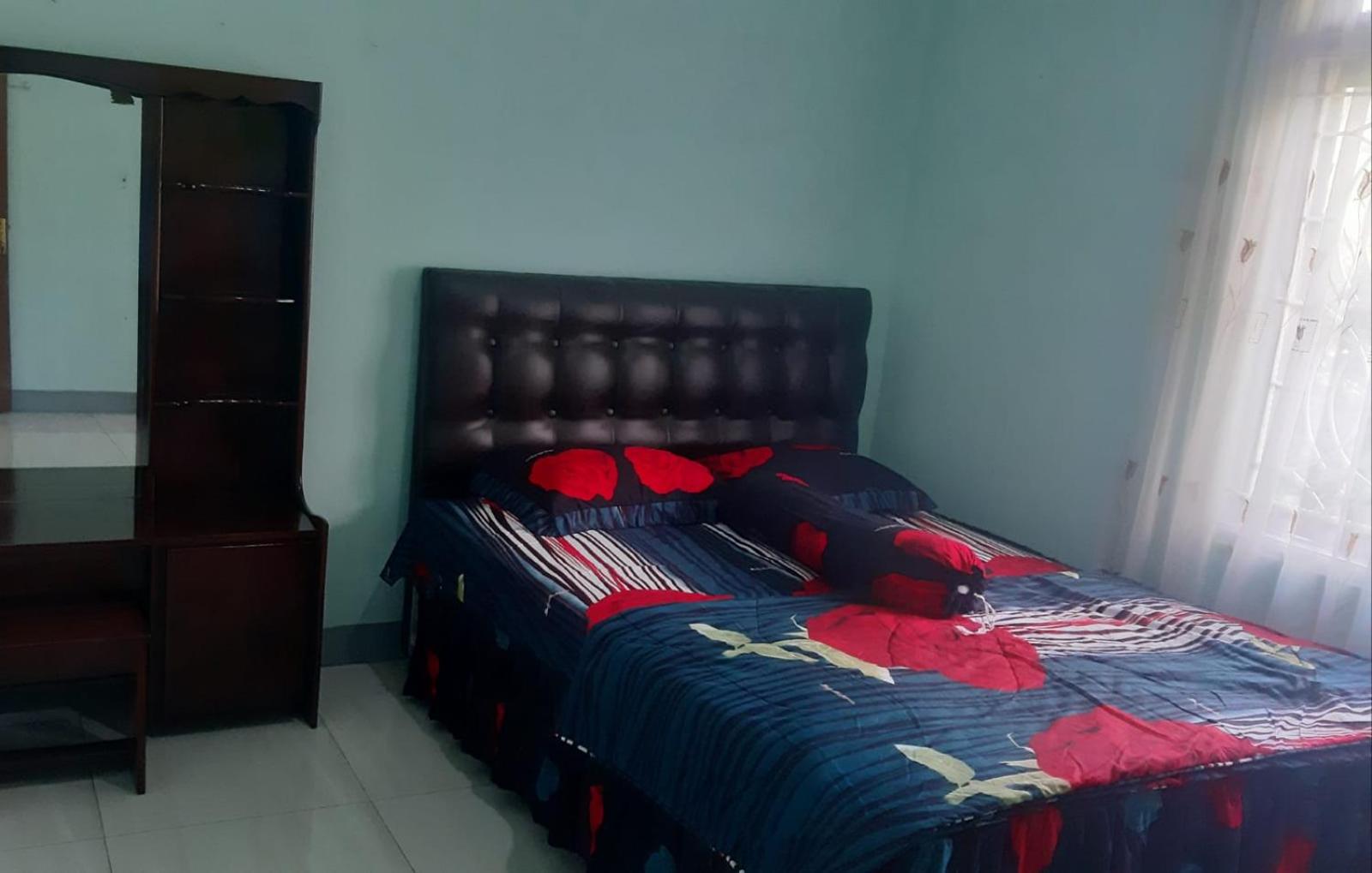 Three-Bedroom Vacation Home  - Photo 35