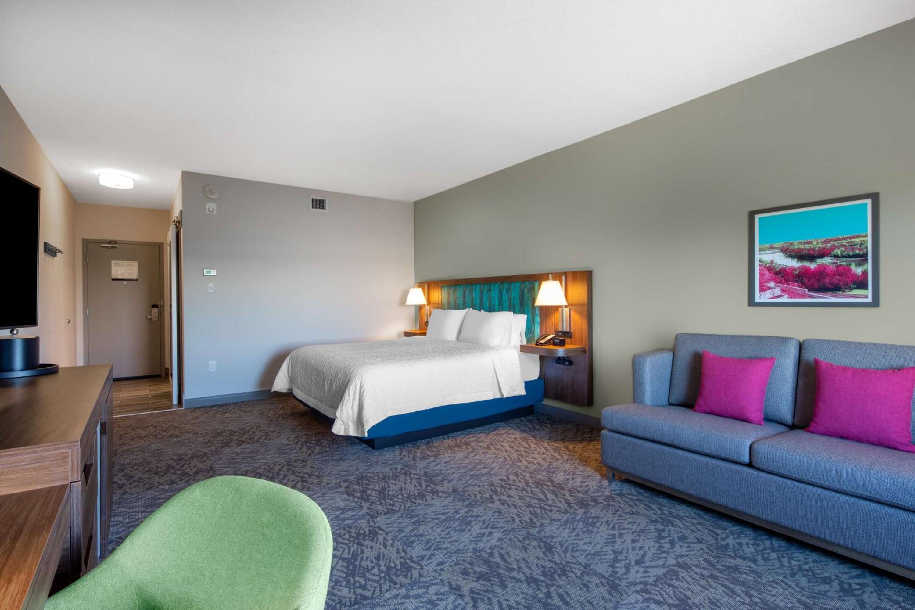 King Room with Sofa Bed - Non-Smoking