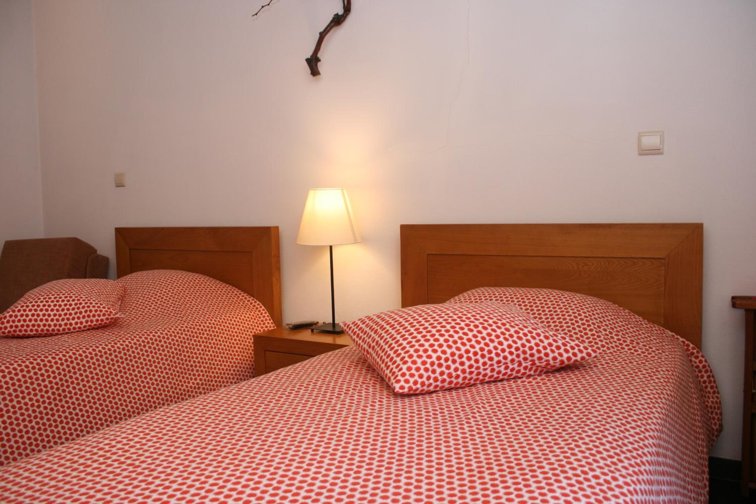 Six-Bedroom House photo 1