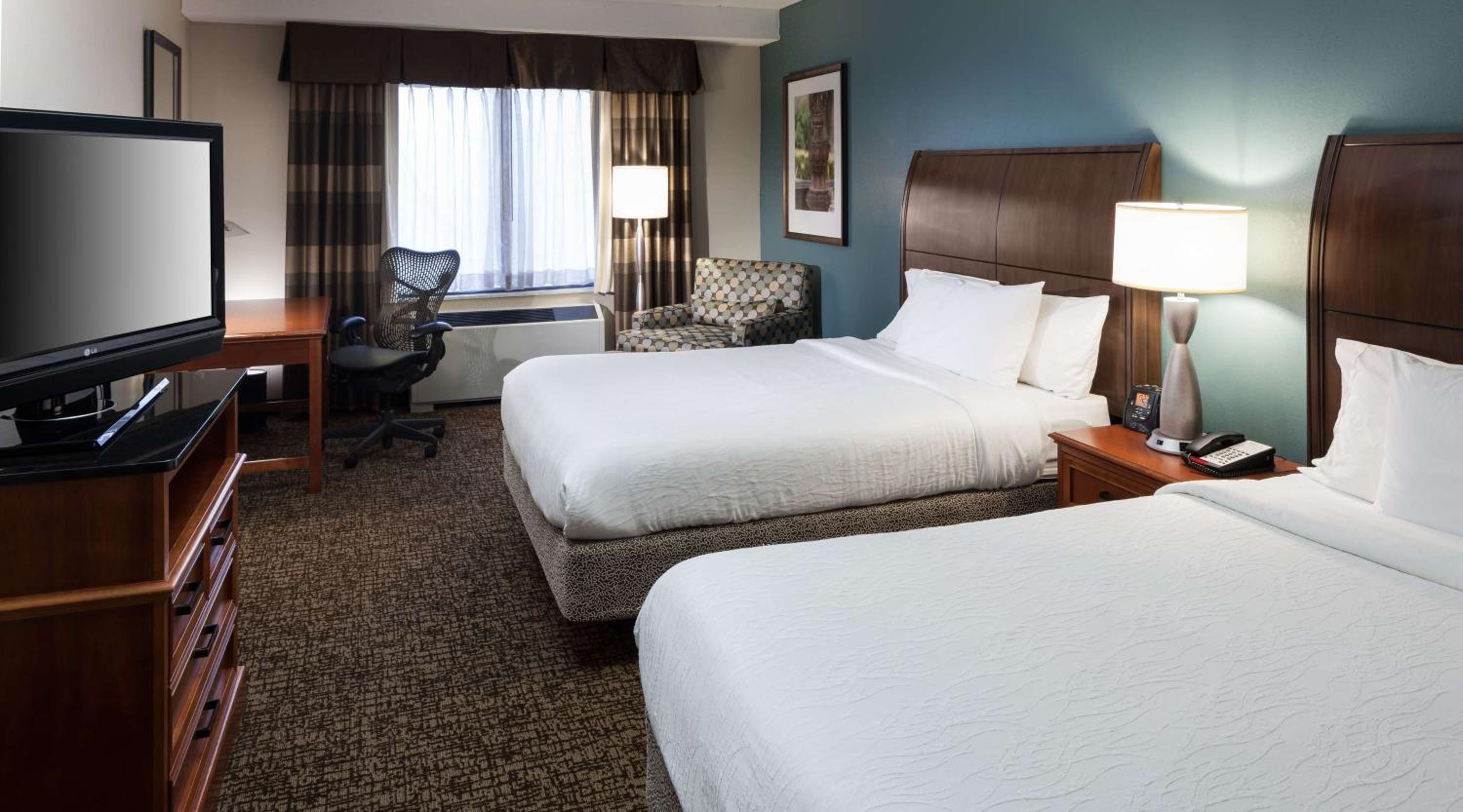 Queen Room with Two Queen Beds - Photo 3