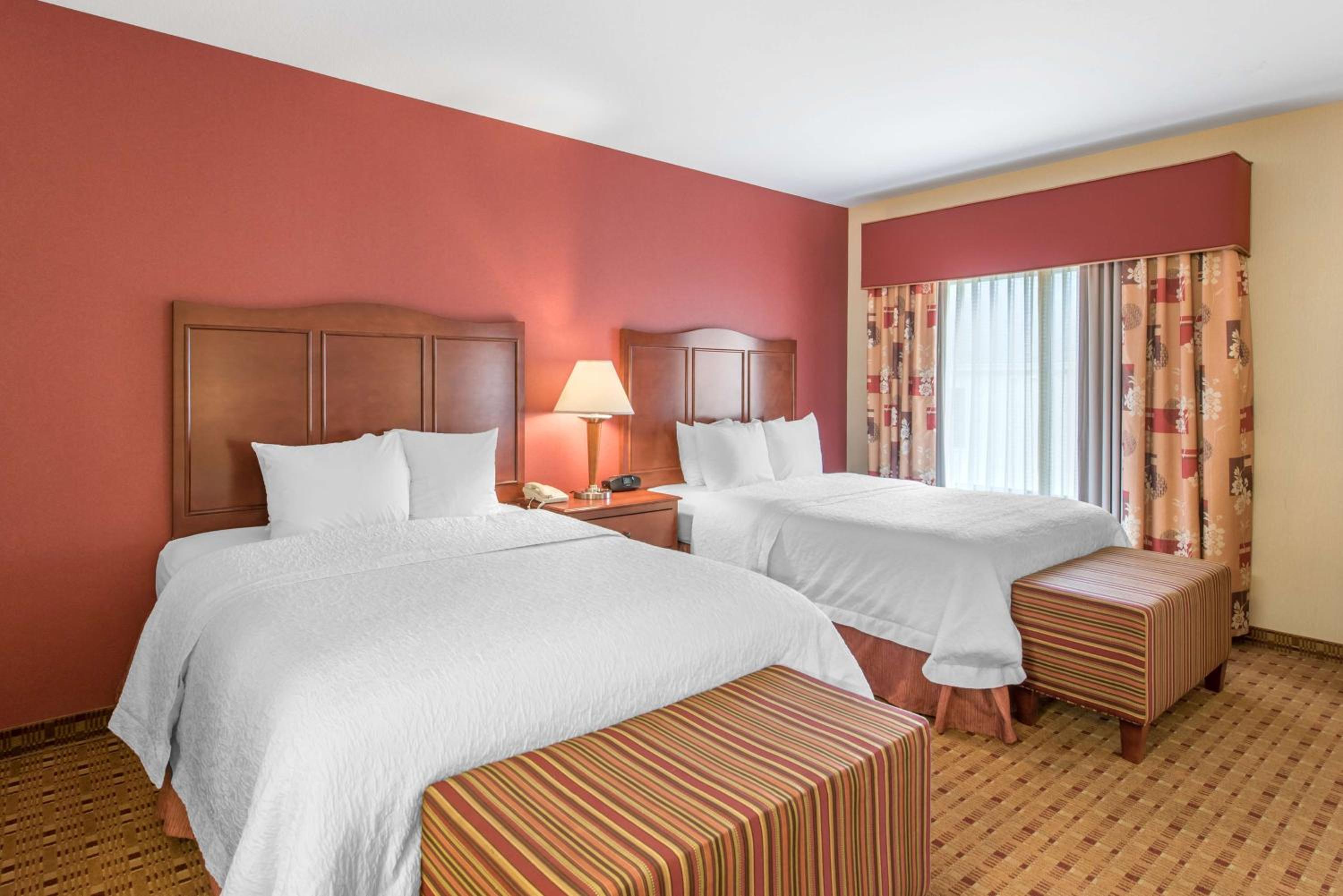 Executive Queen Room with Two Queen Beds - Photo 3