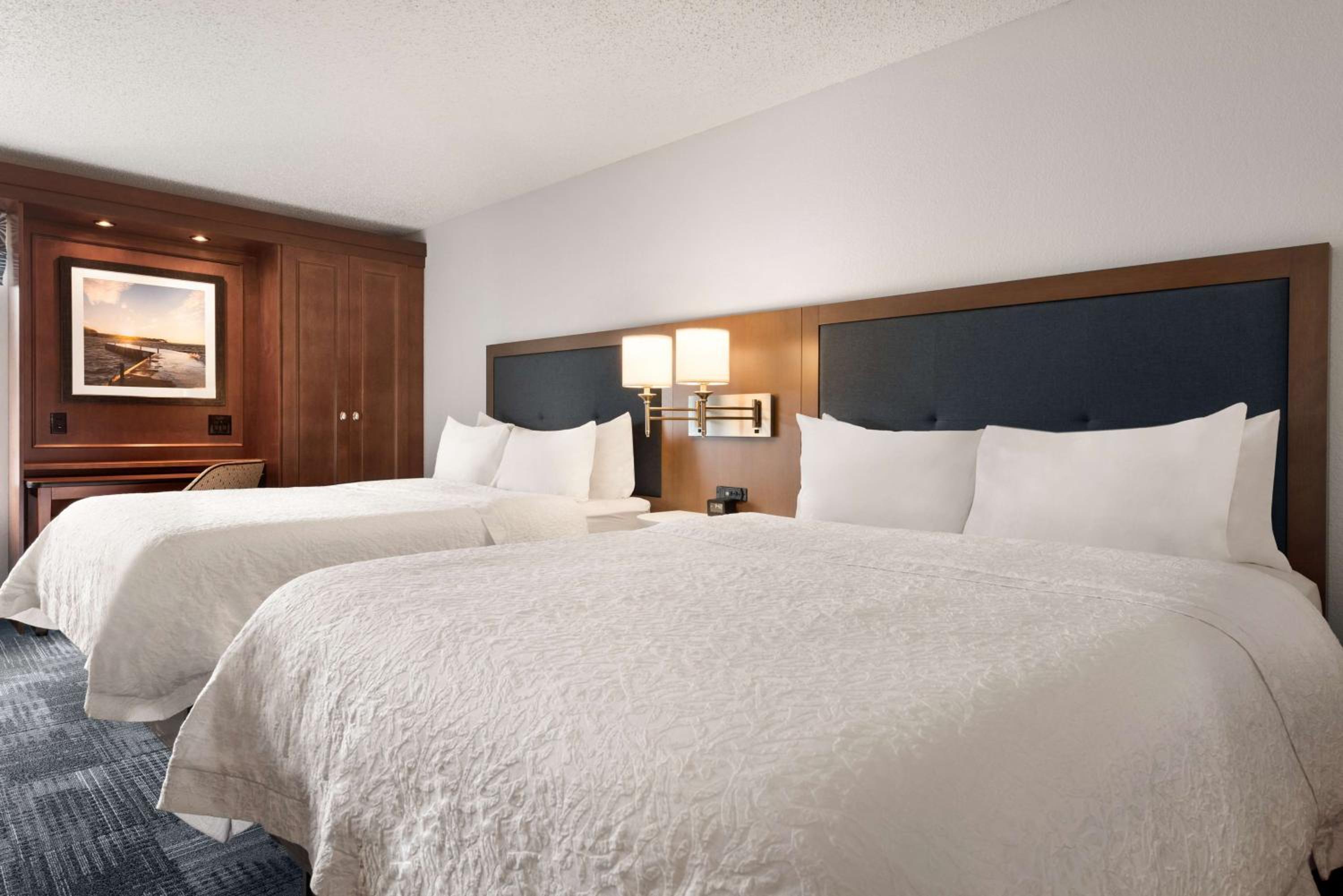 Queen Room with Two Queen Beds - Mobility and Hearing Access/Non-Smoking - Photo 3