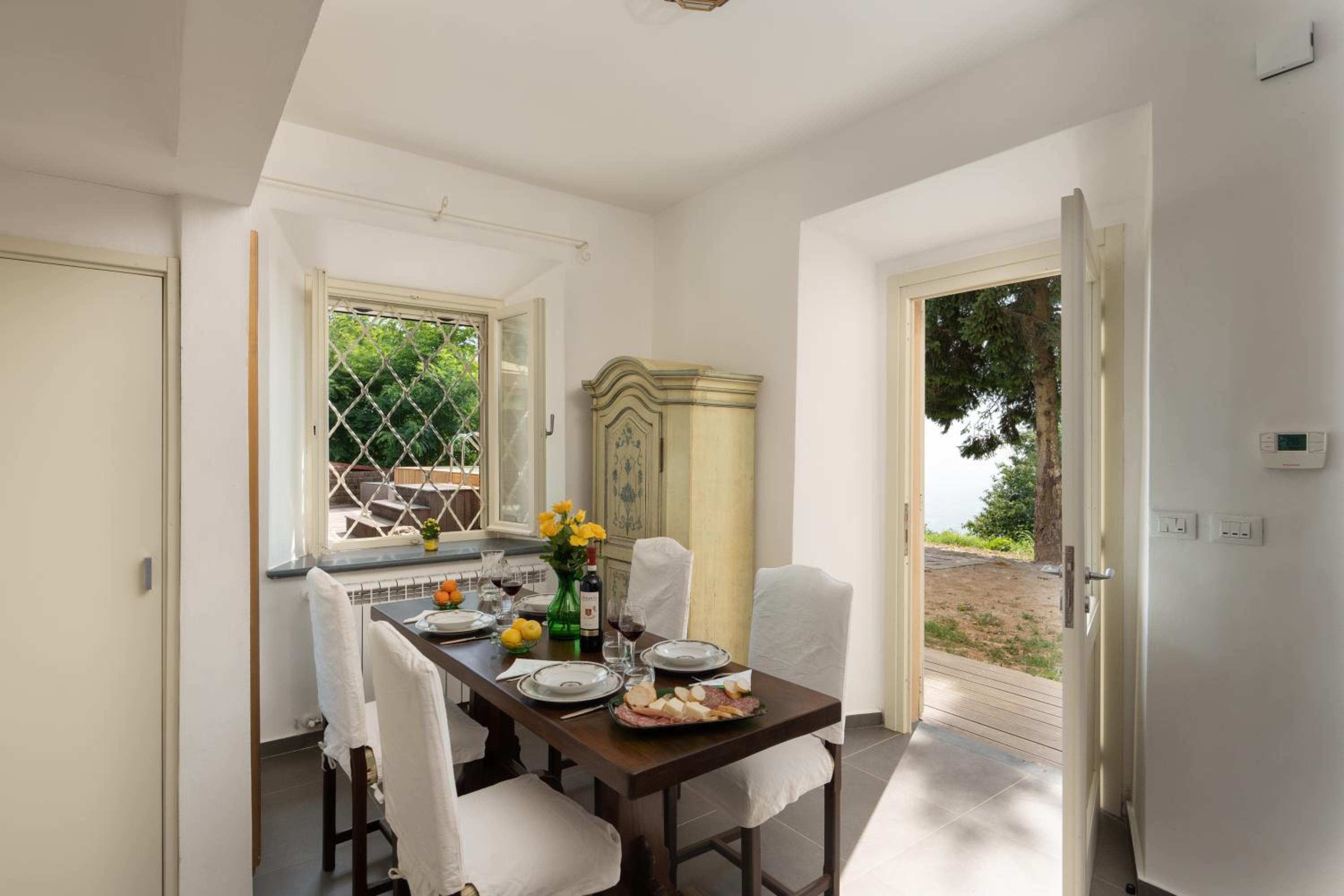 Villa photo 2