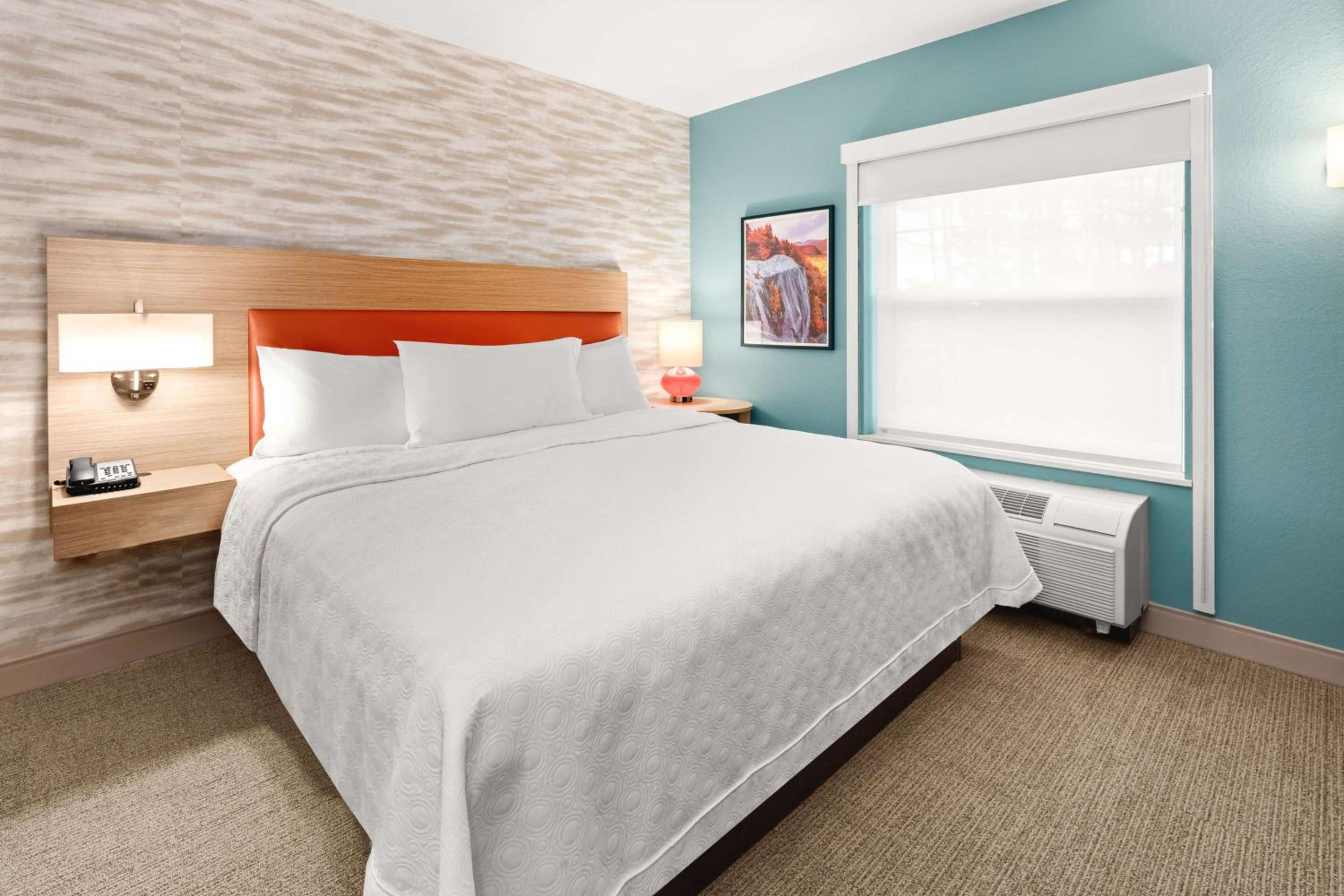 One-Bedroom King Suite - Photo 1