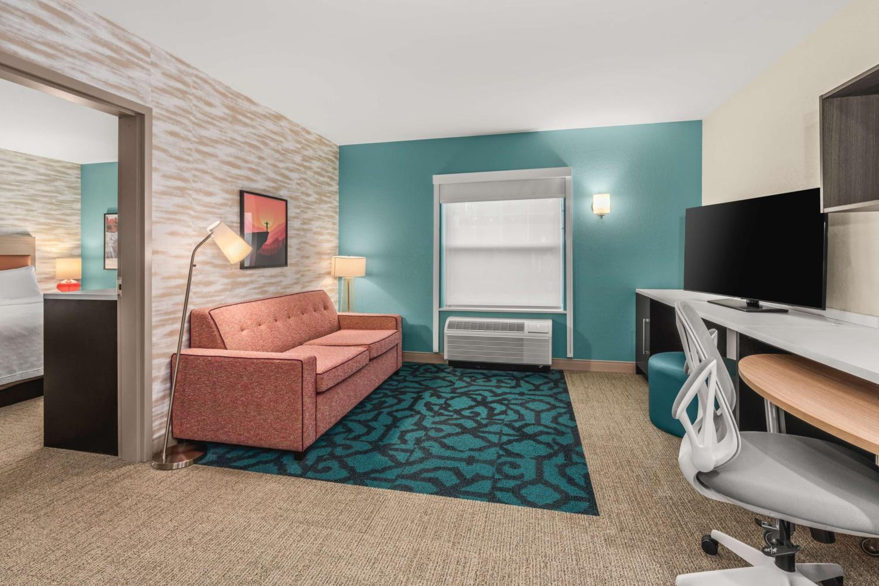 One-Bedroom King Suite - Photo 7