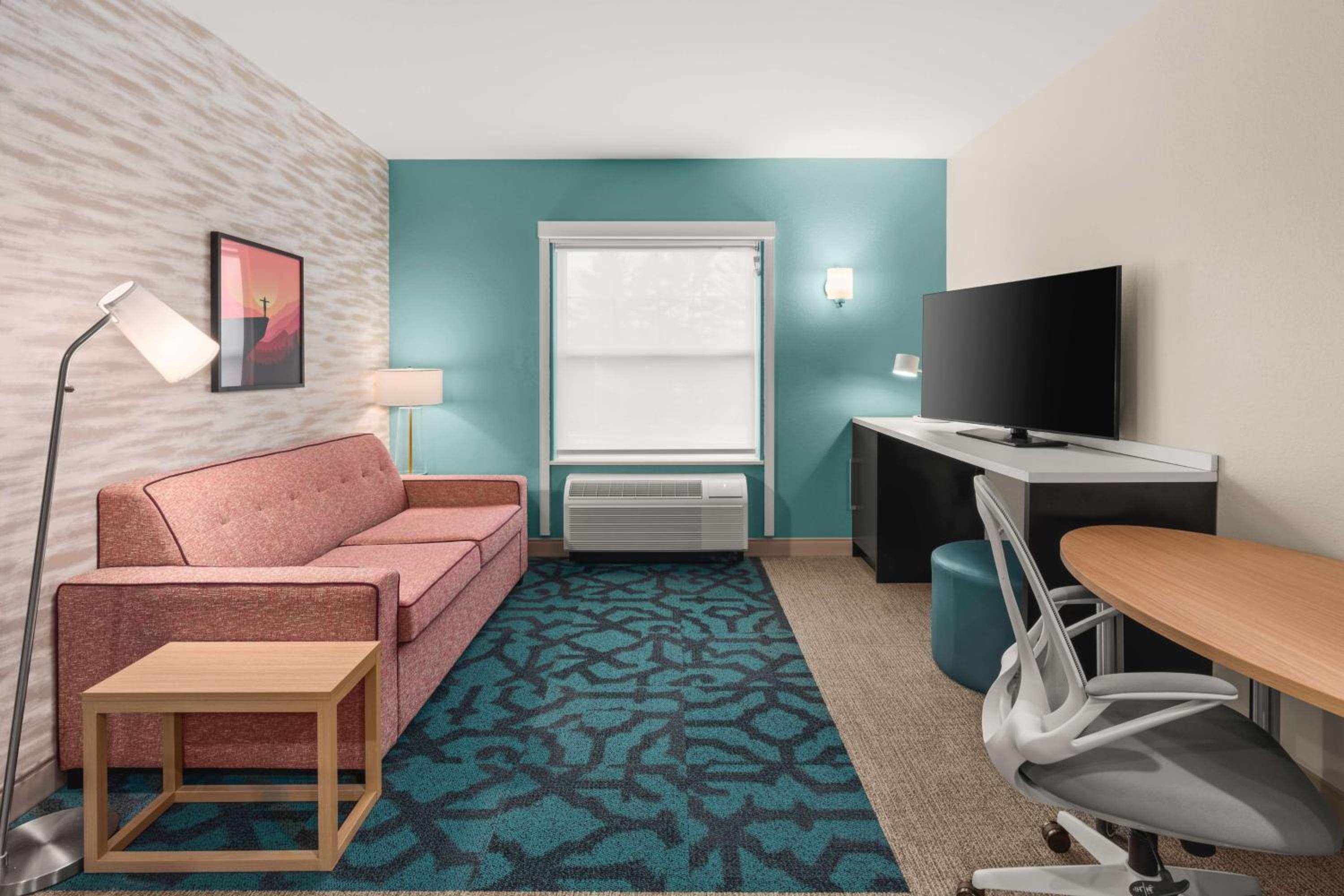 One-Bedroom King Suite - Photo 8