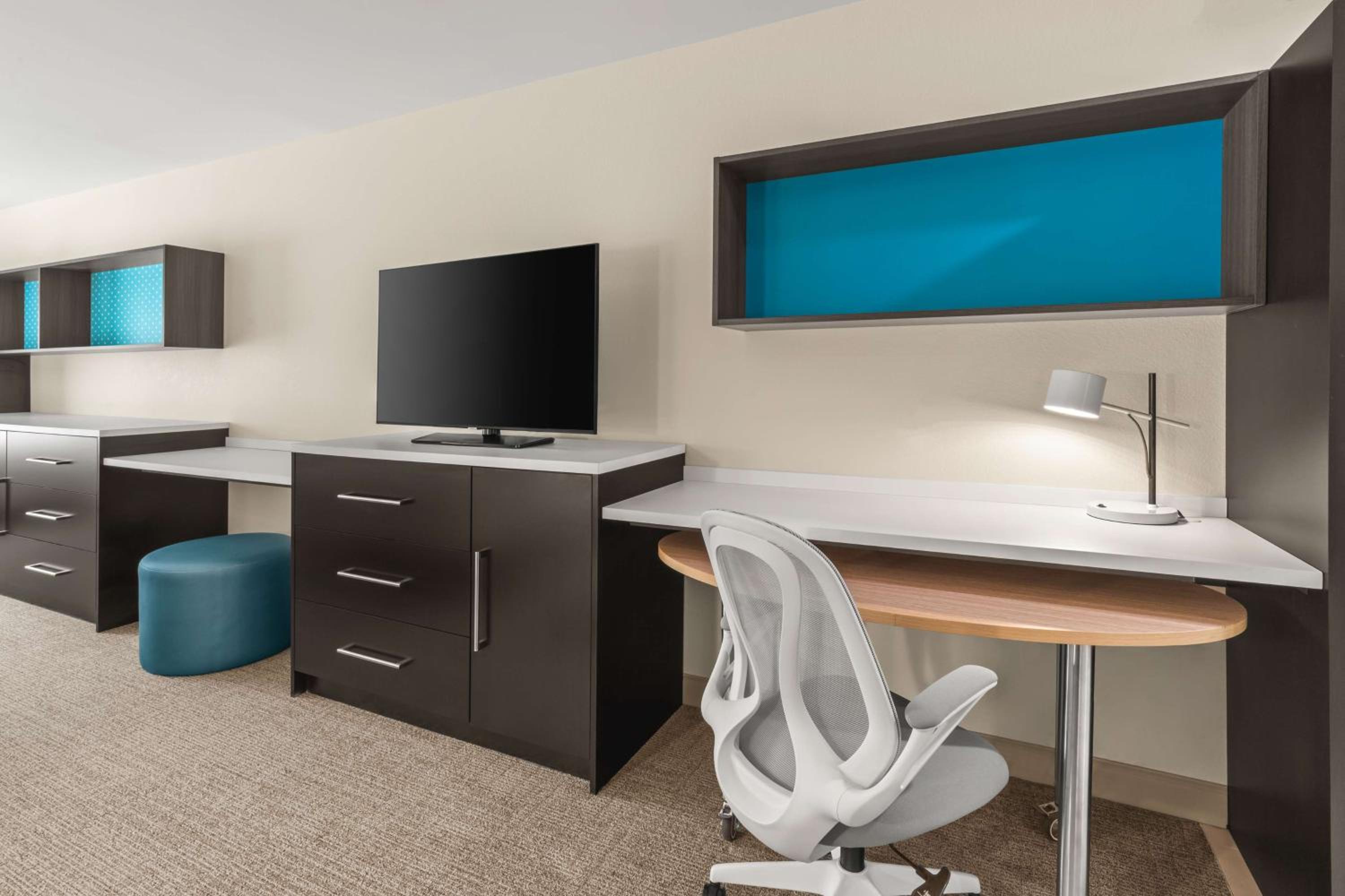 Studio Suite with Two Queen Beds - Photo 3