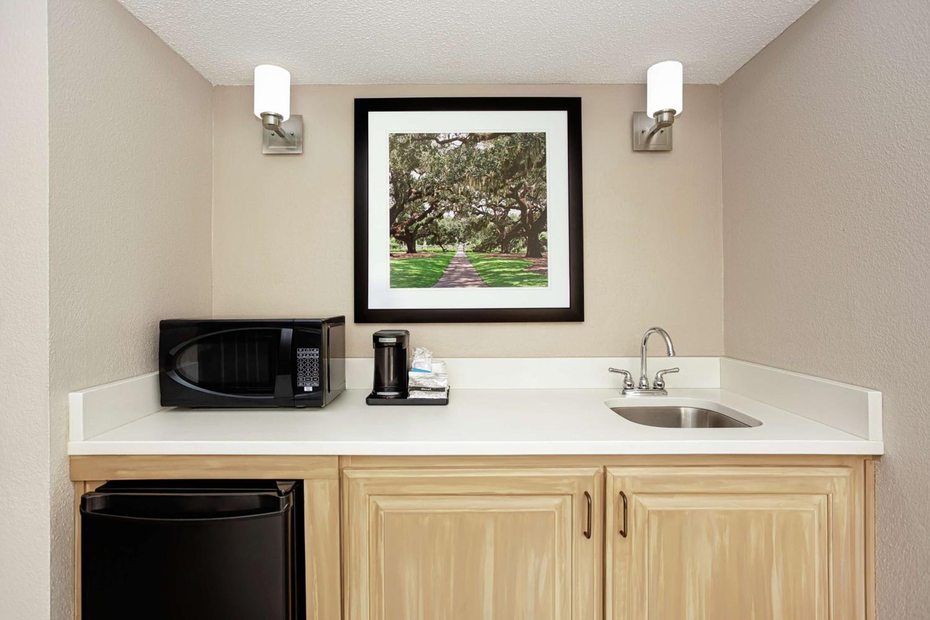 One-Bedroom King Suite - Non-Smoking - Photo 3
