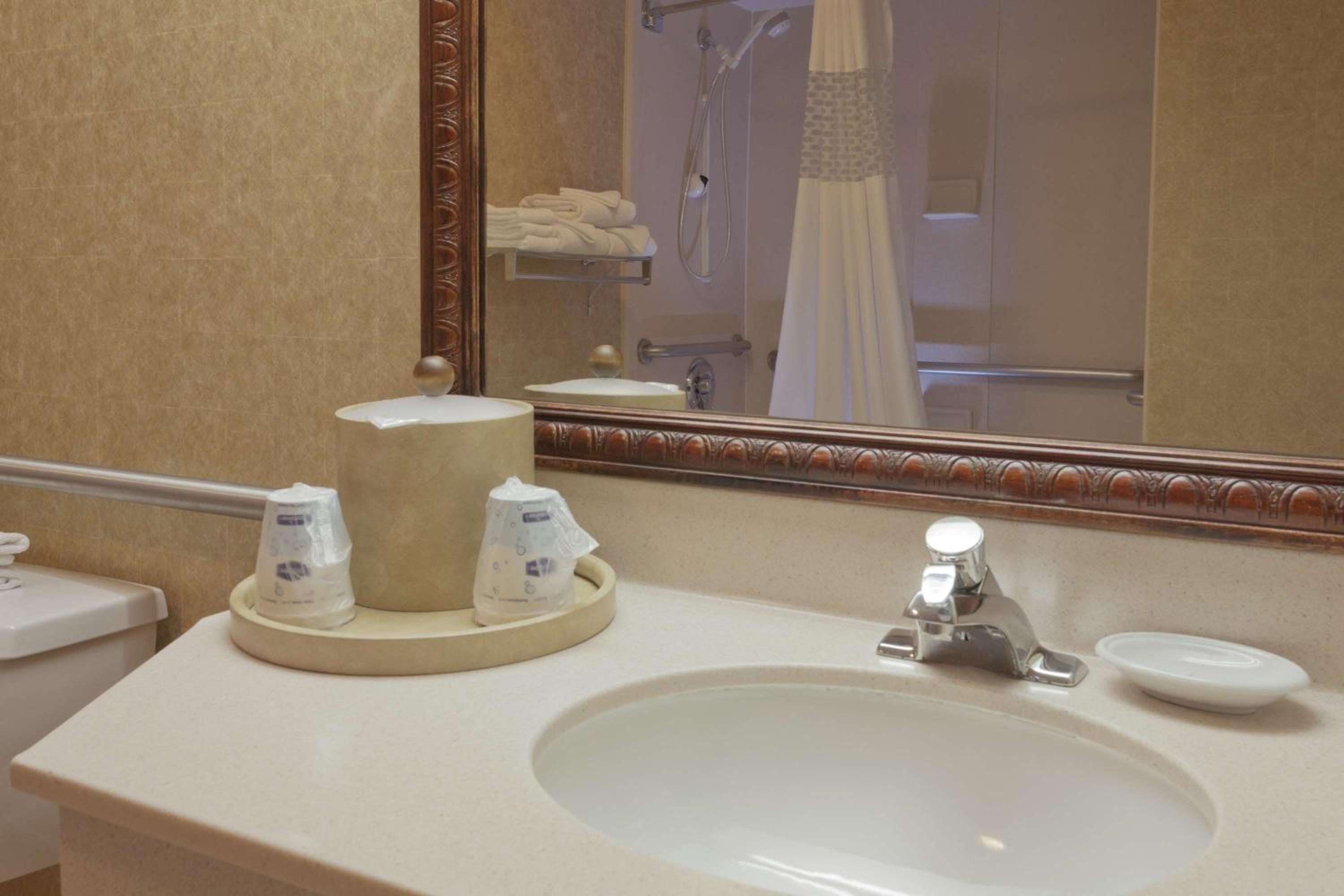 King Room - Hearing Access/Non-Smoking - Photo 2