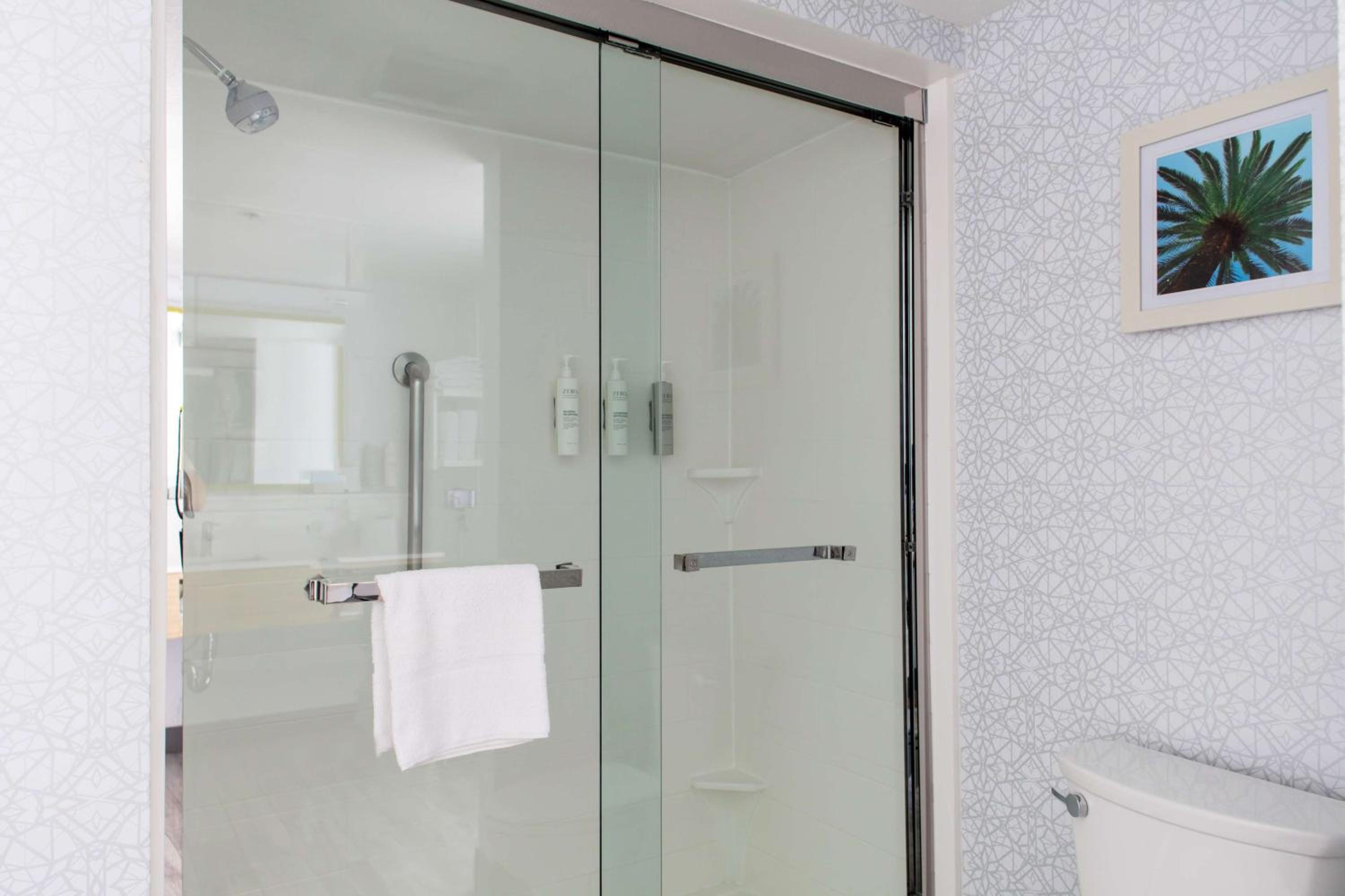 Double Room - Non-Smoking  - Photo 2