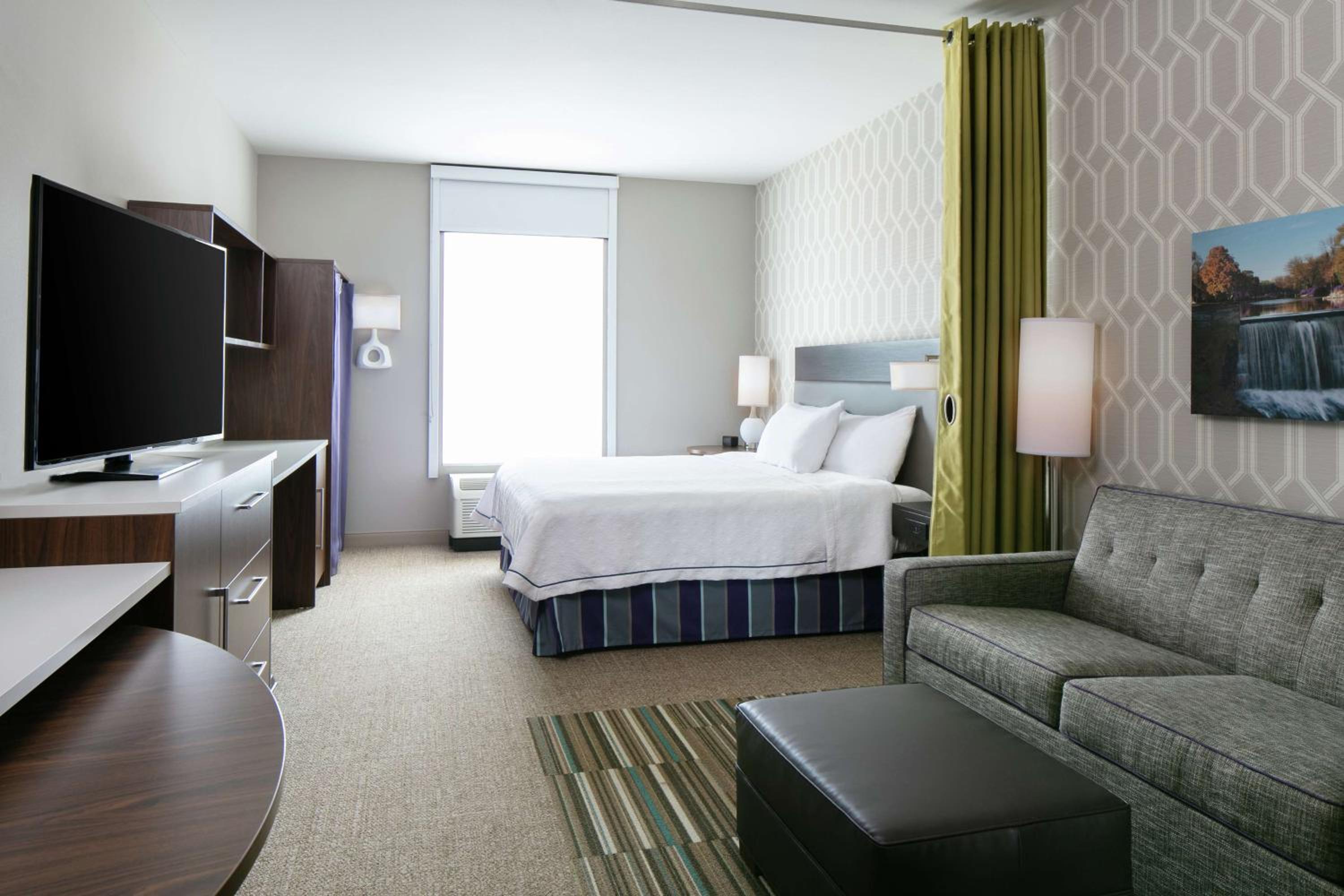 King Suite - Hearing Access/Non-Smoking