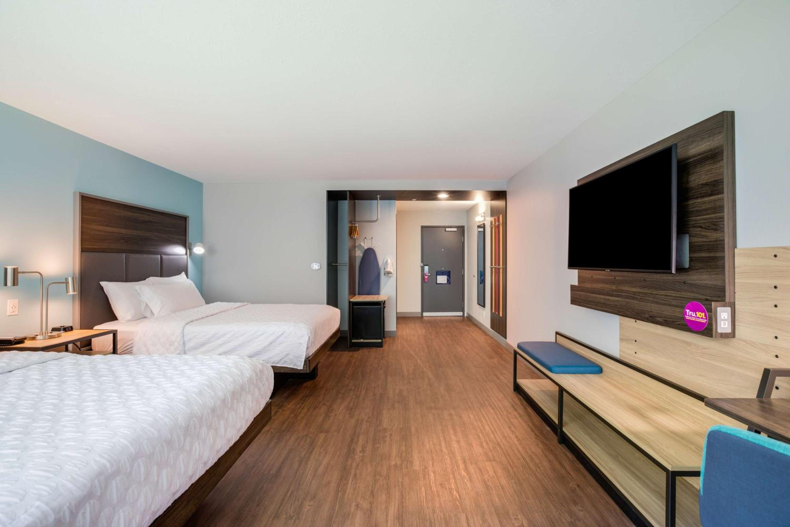 Queen Room with Two Queen Beds - Mobility Access - Photo 1